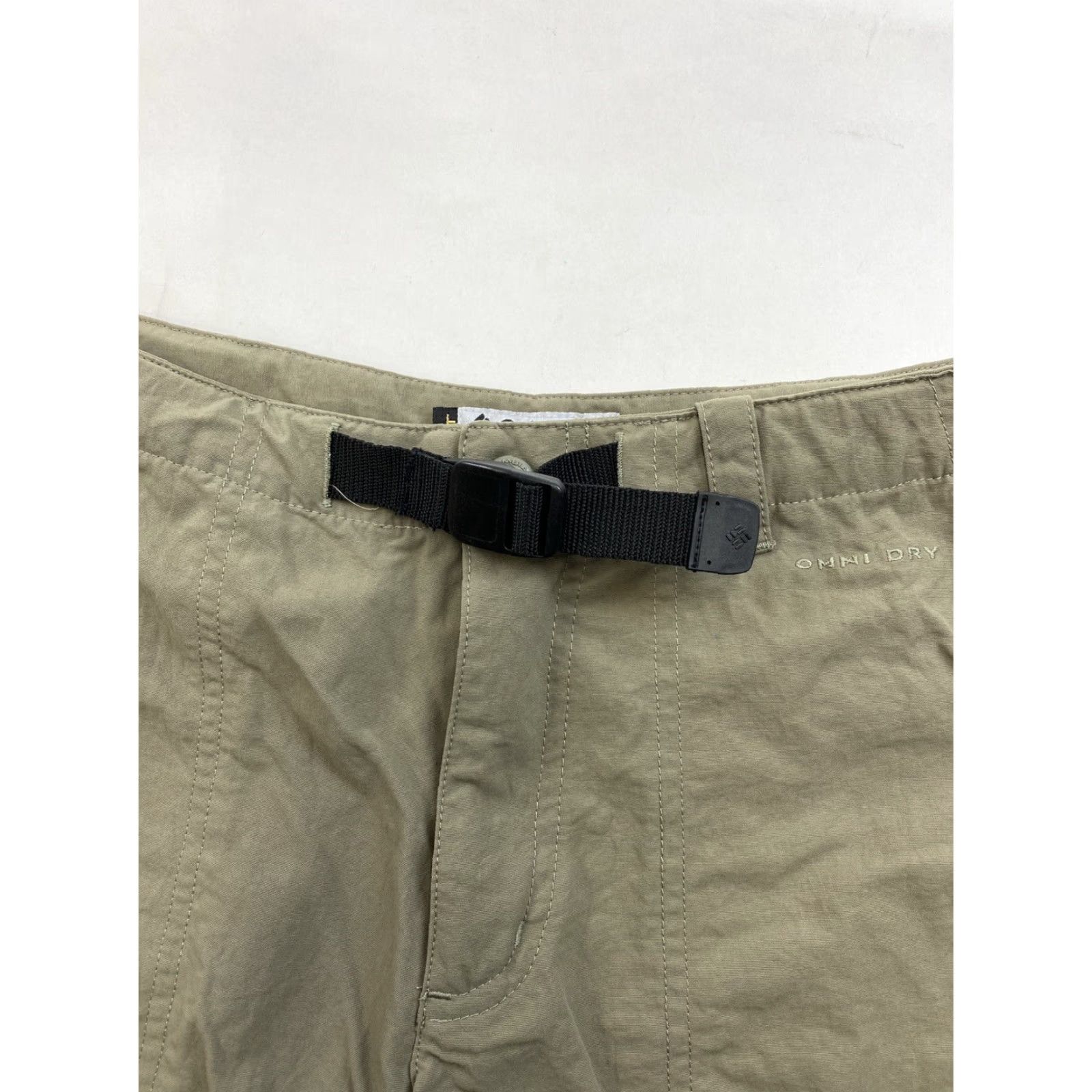 Vintage VINTAGE Columbia Shorts Womens 6 Bermuda Khaki Belted Outdoor Hiking Beige Nylon Size 28" / US 6 / IT 42 - 3 Thumbnail