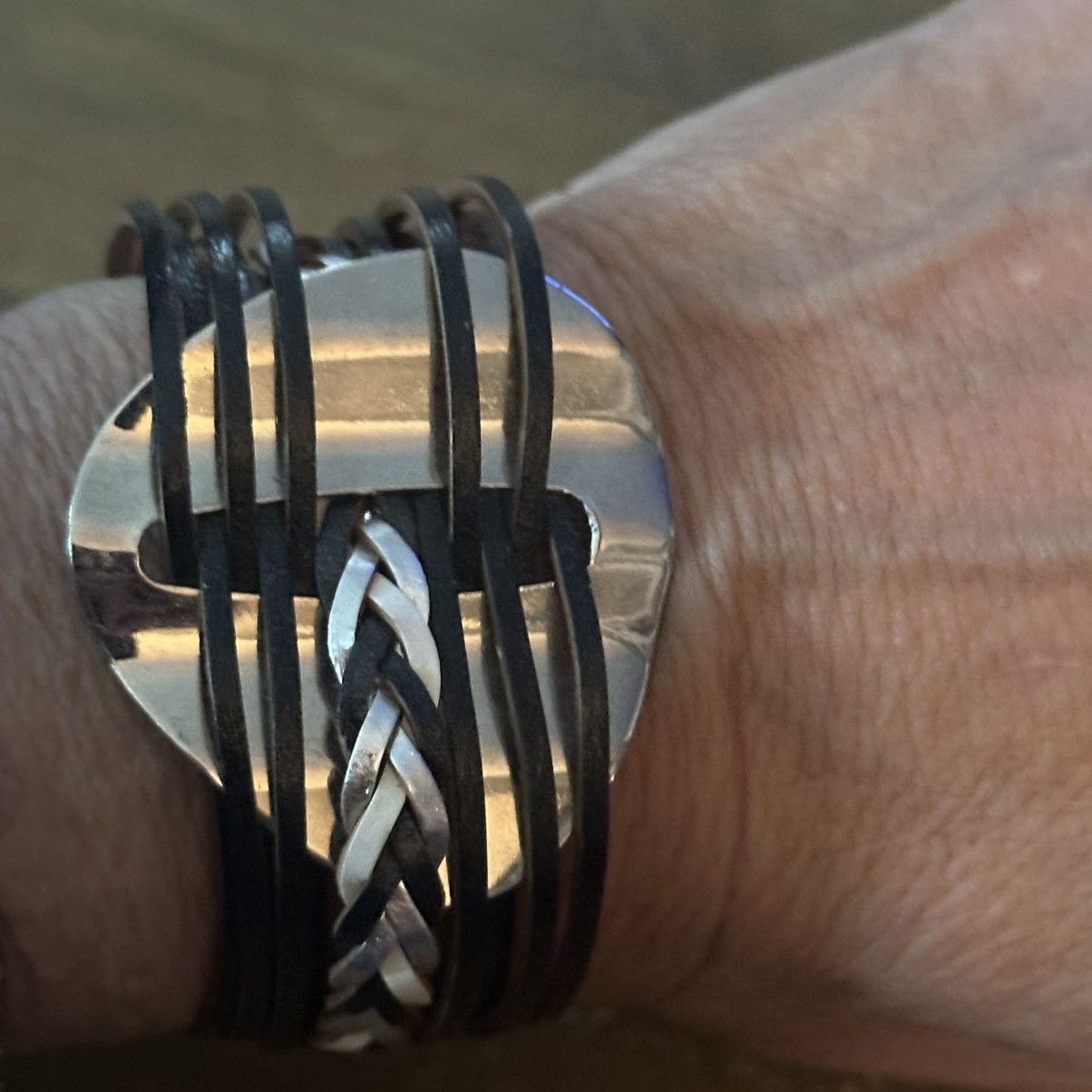 Other Reversible multi leather strand magnetic bangle bracelet Size ONE SIZE - 8 Thumbnail