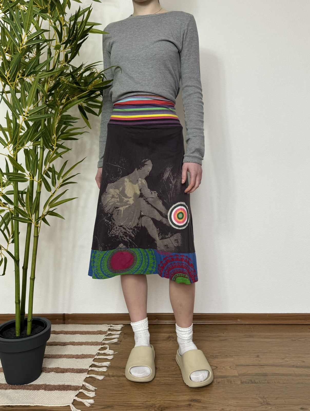 Desigual VINTAGE DESIGUAL AVANT GARDE FACES SKIRT Size 28" / US 6 / IT 42 - 2 Thumbnail