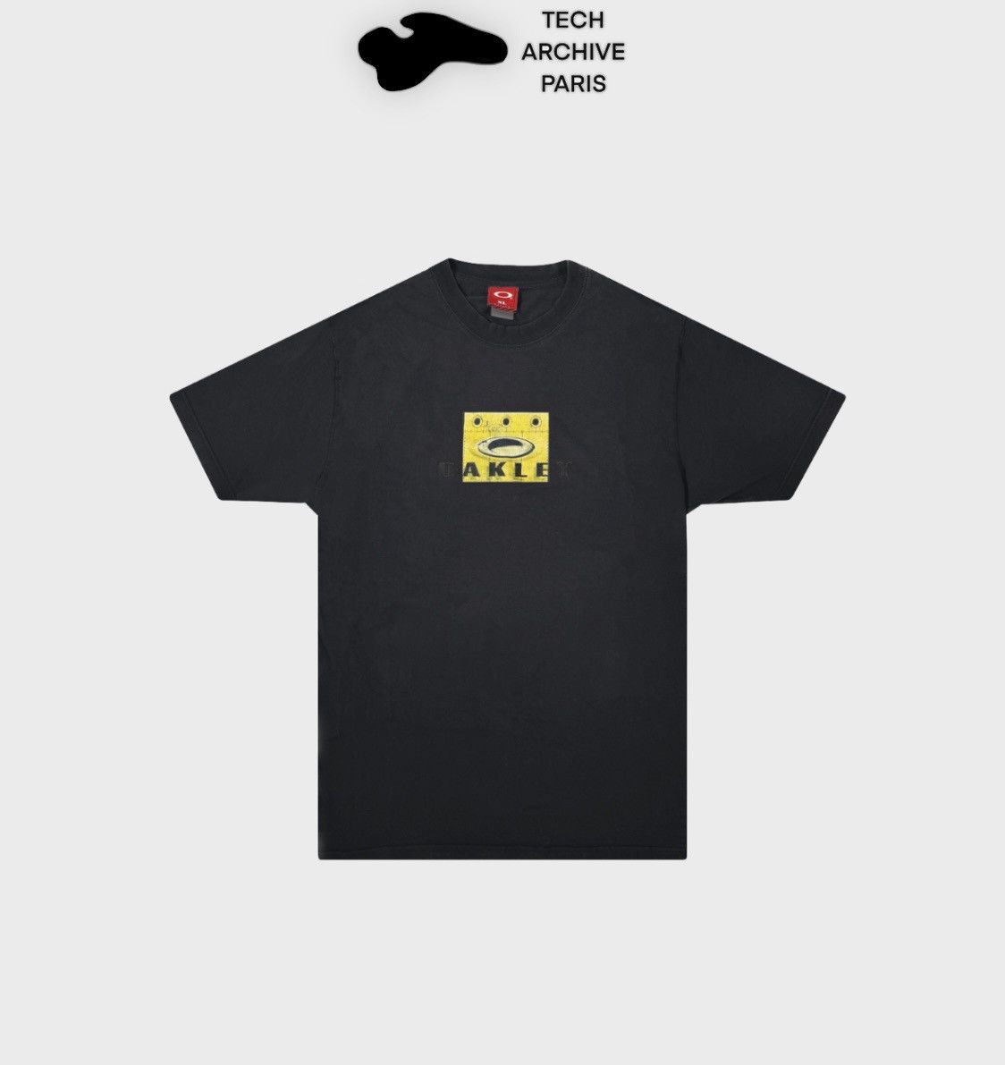 Oakley × Vintage 2000’s vintage Oakley printed metallic logo Tee Size US XL / EU 56 / 4 - 1 Thumbnail