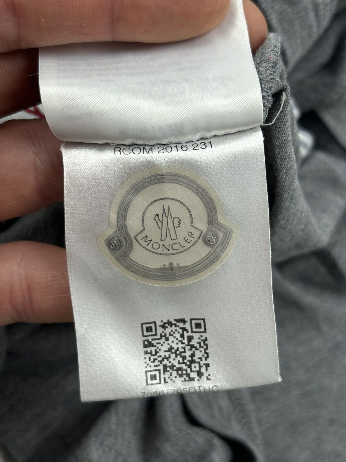 Moncler Gamme Bleu THOM BROWNE GAMME BLEU MAGLIA Big Patch Gray Italy Short Sleeve T-Shirt Size US M / EU 48-50 / 2 - 16 Thumbnail
