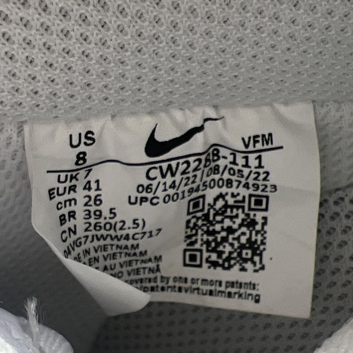 Nike Air Force 1 triple white Size US 8 / EU 41 - 9 Thumbnail