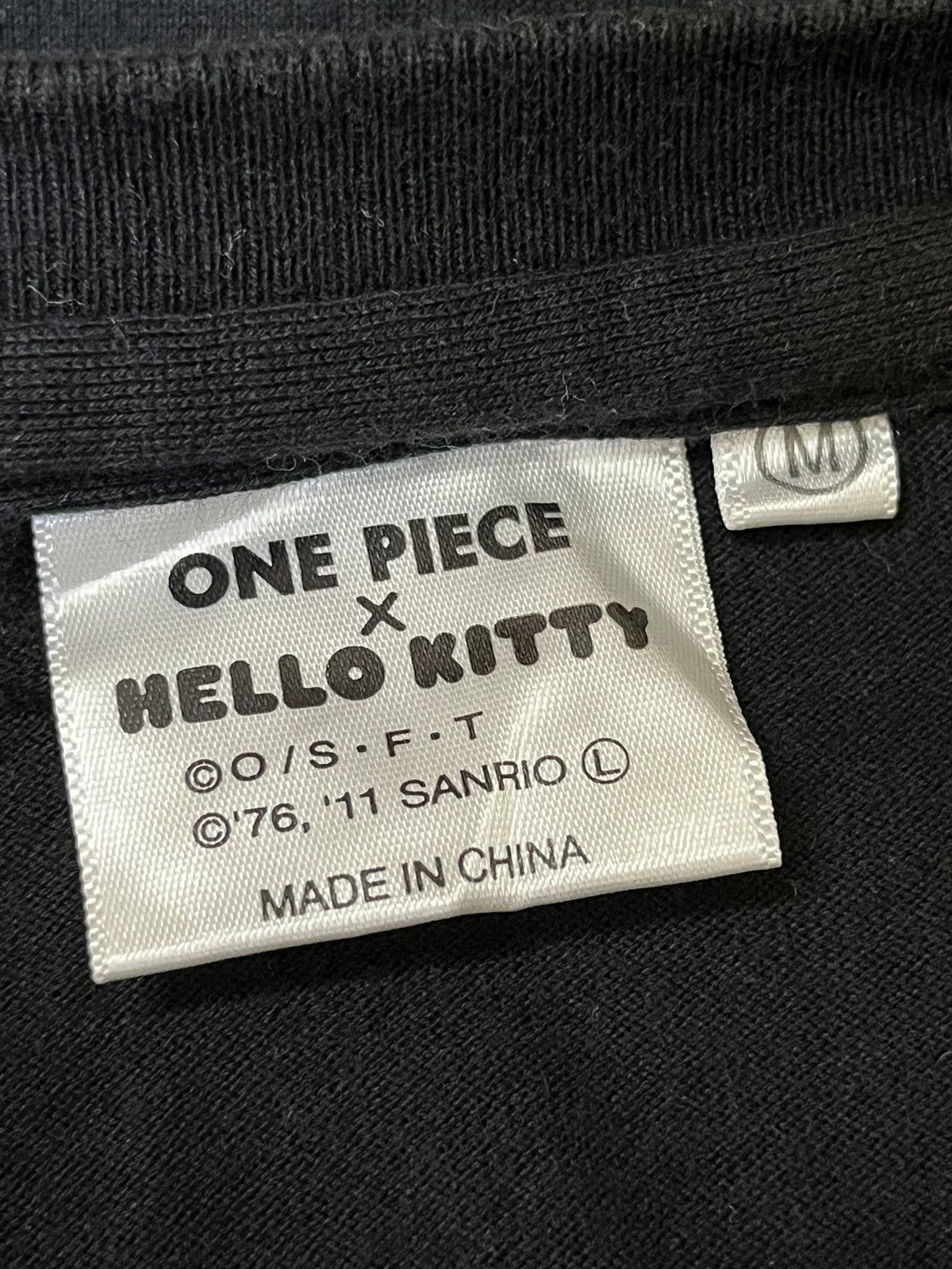 Anime VINTAGE Y2K HELLO KITTY X ONE PIECE SANRIO L/S T SHIRT Size US L / EU 52-54 / 3 - 9 Thumbnail