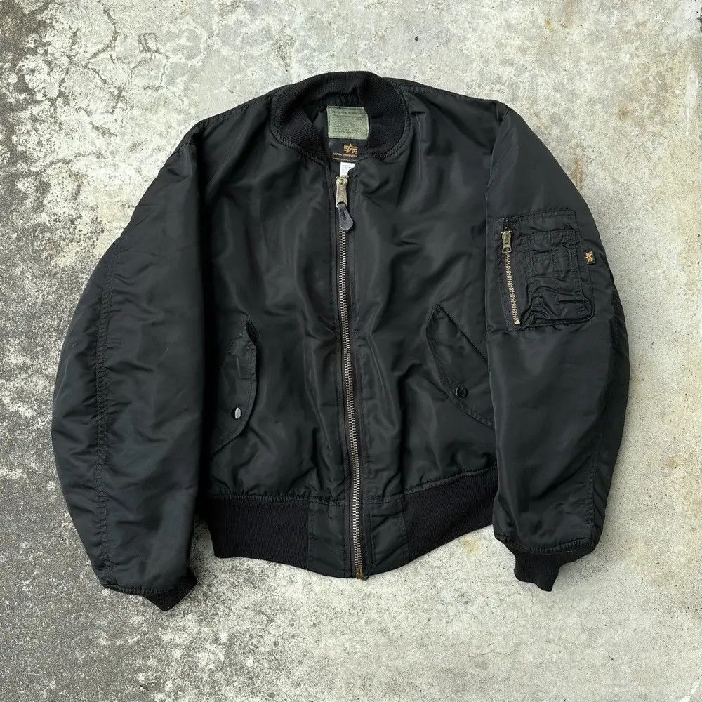 Alpha Industries × Vintage 90s MA-1 Bomber jkt US army navy military usa Size US M / EU 48-50 / 2 - 2 Thumbnail