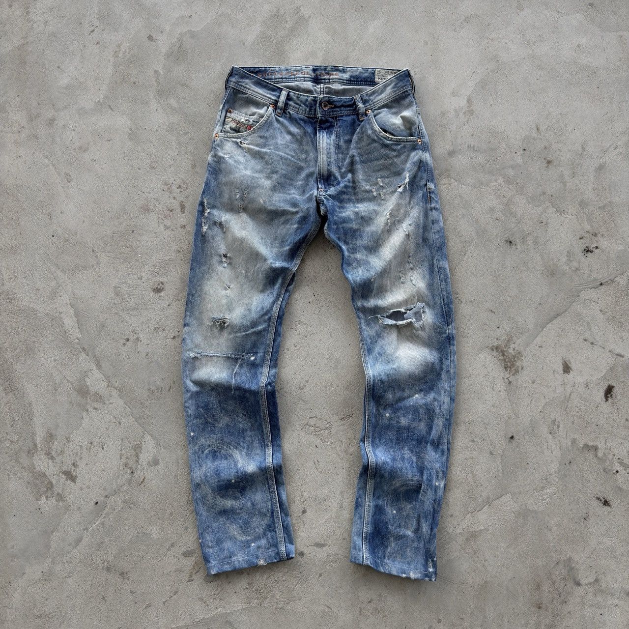Diesel Diesel Krooley Regular Slim Carrot Distressed Jeans 30x34 Size US 30 / EU 46 - 1 Thumbnail