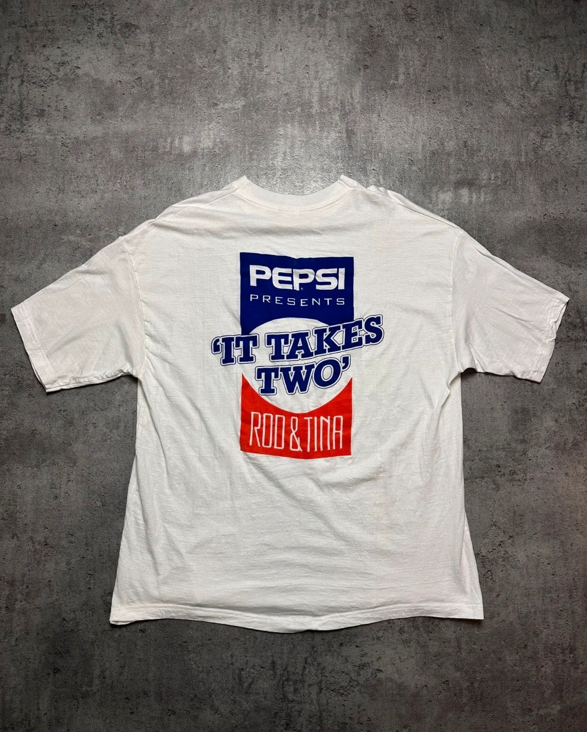 Vintage Vintage 90s tina turner & rod stewart pepsi tshirt Size US XL / EU 56 / 4 - 1 Thumbnail