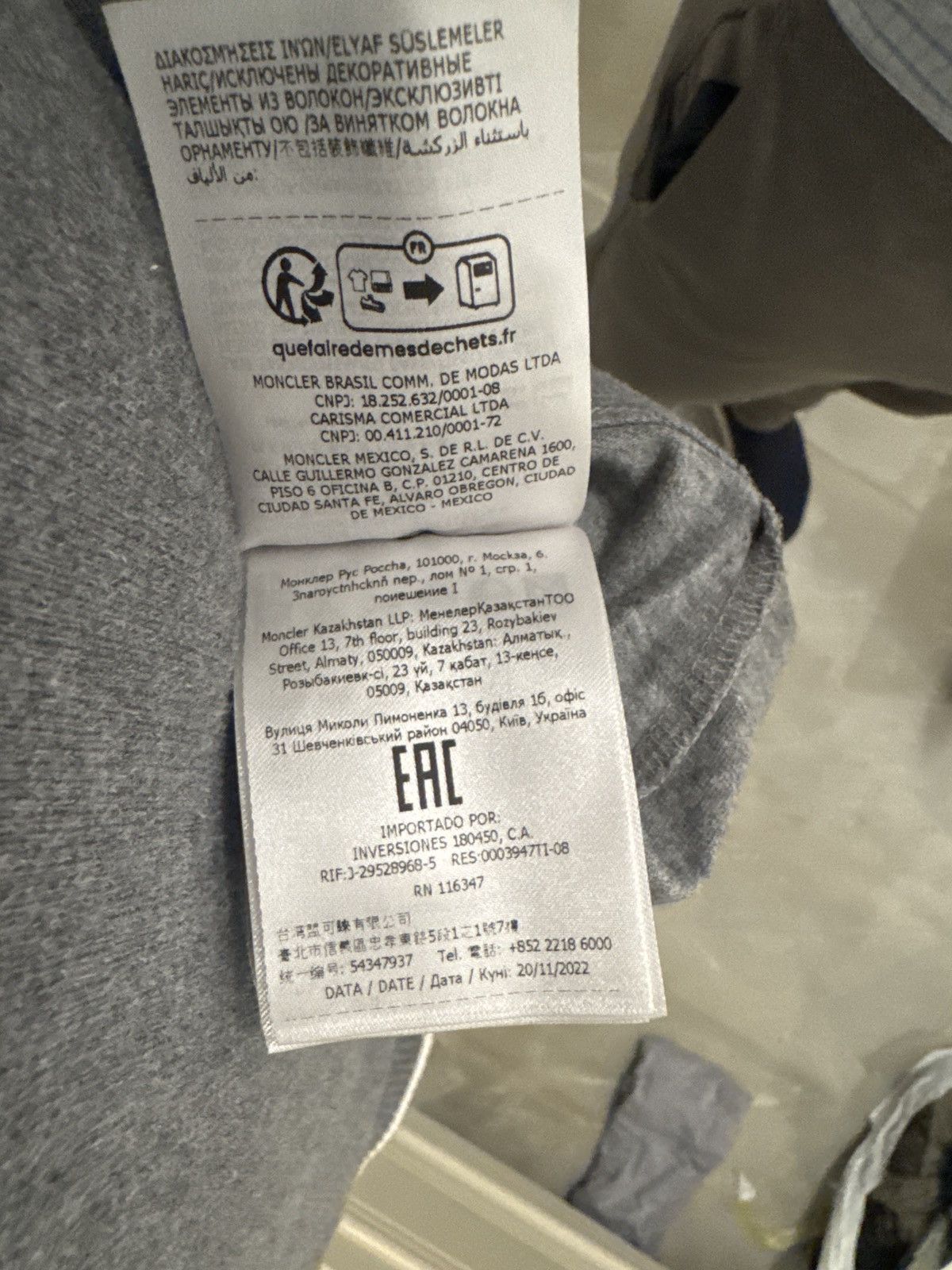 Moncler Grey T-shirt Size US XXL / EU 58 / 5 - 6 Thumbnail