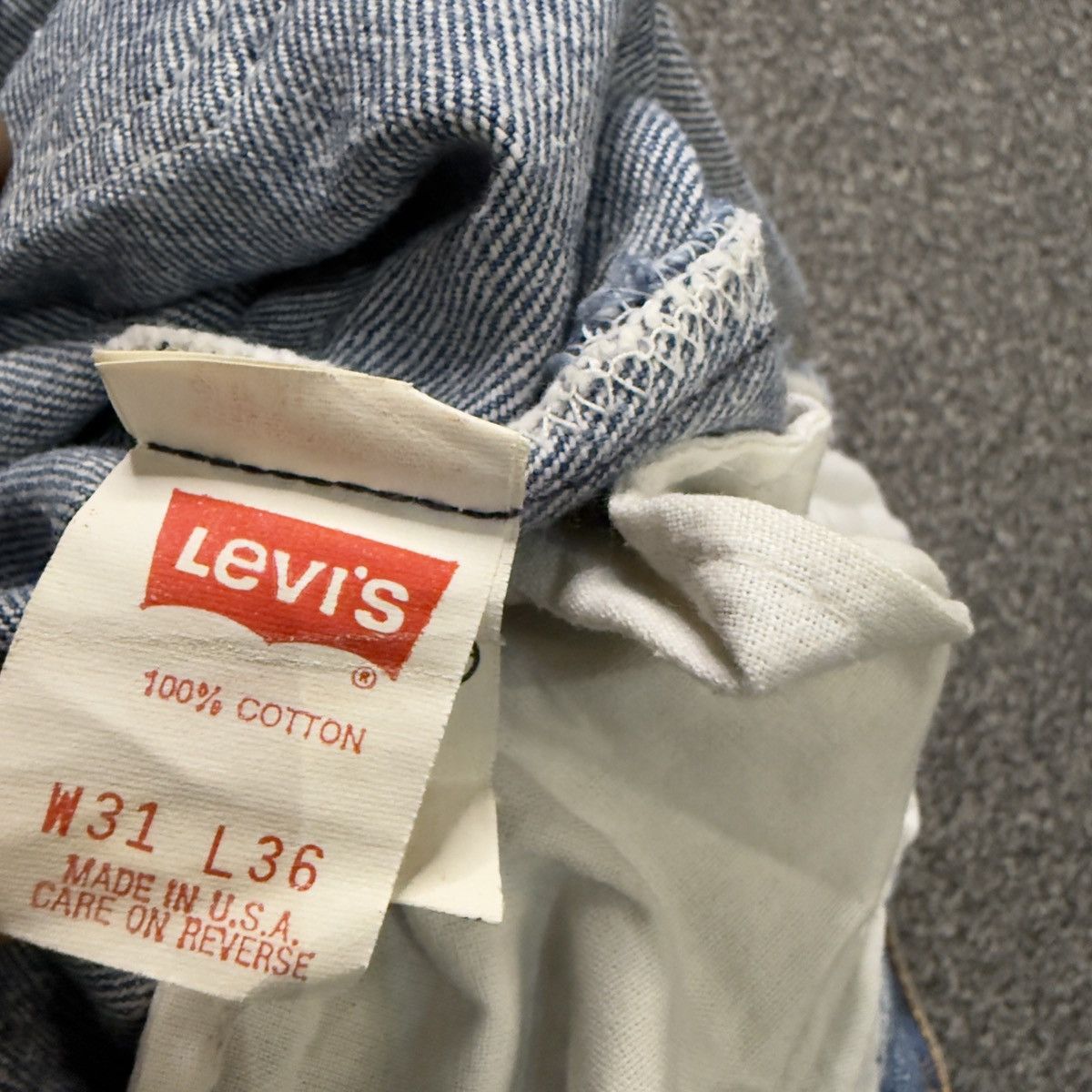 Levi's Vintage Clothing 90s Levis 501 Aging Denim Made in Usa W31 Size US 31 - 14 Thumbnail