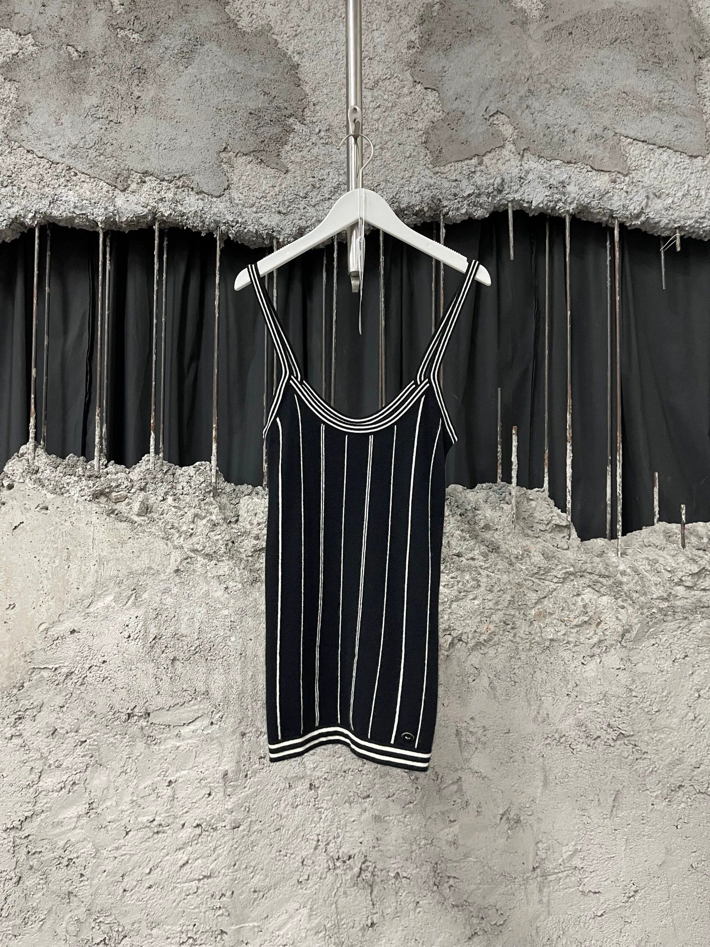 Chanel Chanel Cami 34 99 New Size XS / US 0-2 / IT 36-38 - 1 Thumbnail