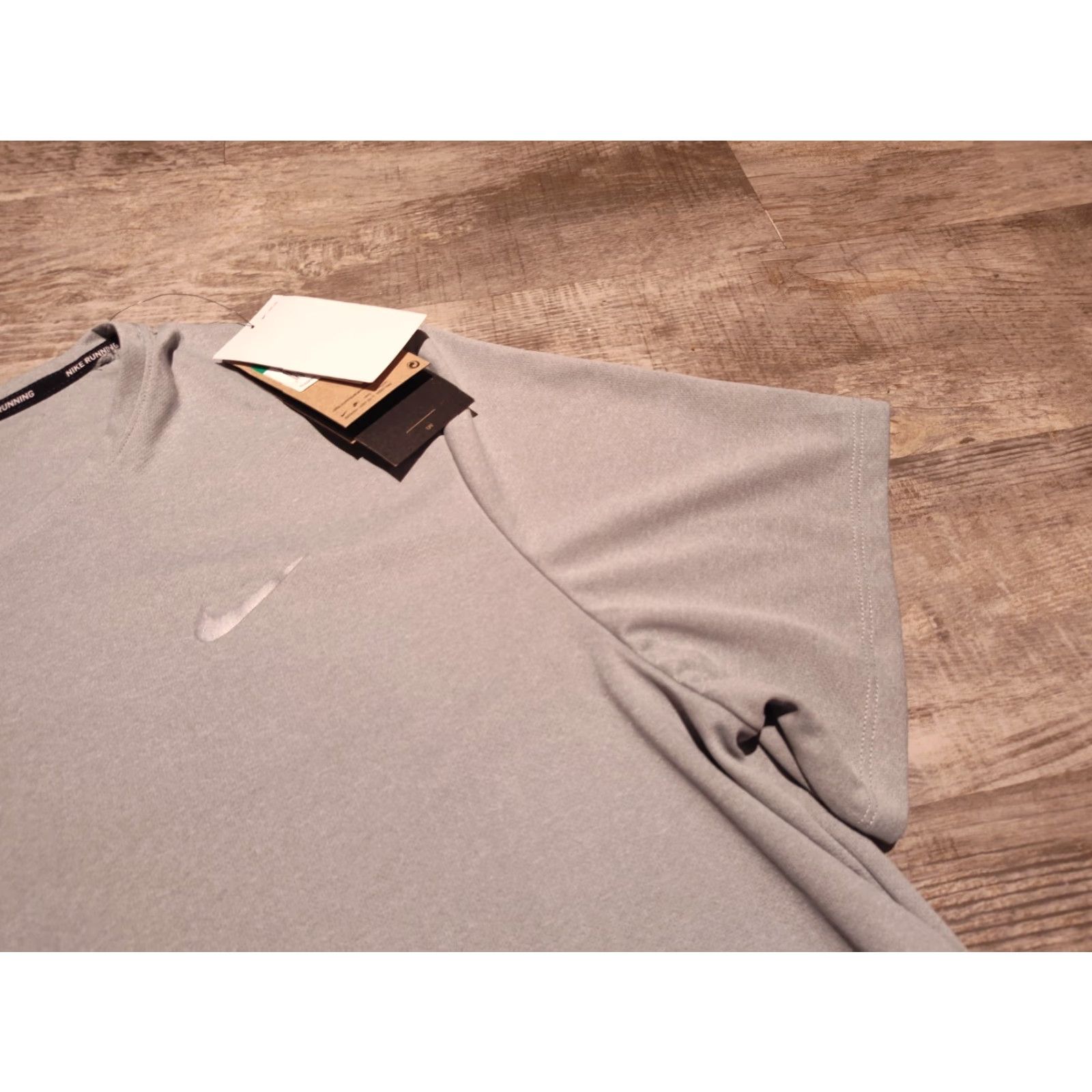 Nike Nike Dri-FIT UV40 Running Top T-Shirt Gray DV9315-098 Men's XL NWT Brand Nike Dri-FIT UV40 Running Top T-Shirt Gray DV9315-098 Men’s XL NWT Size US XL / EU 56 / 4 - 3 Thumbnail
