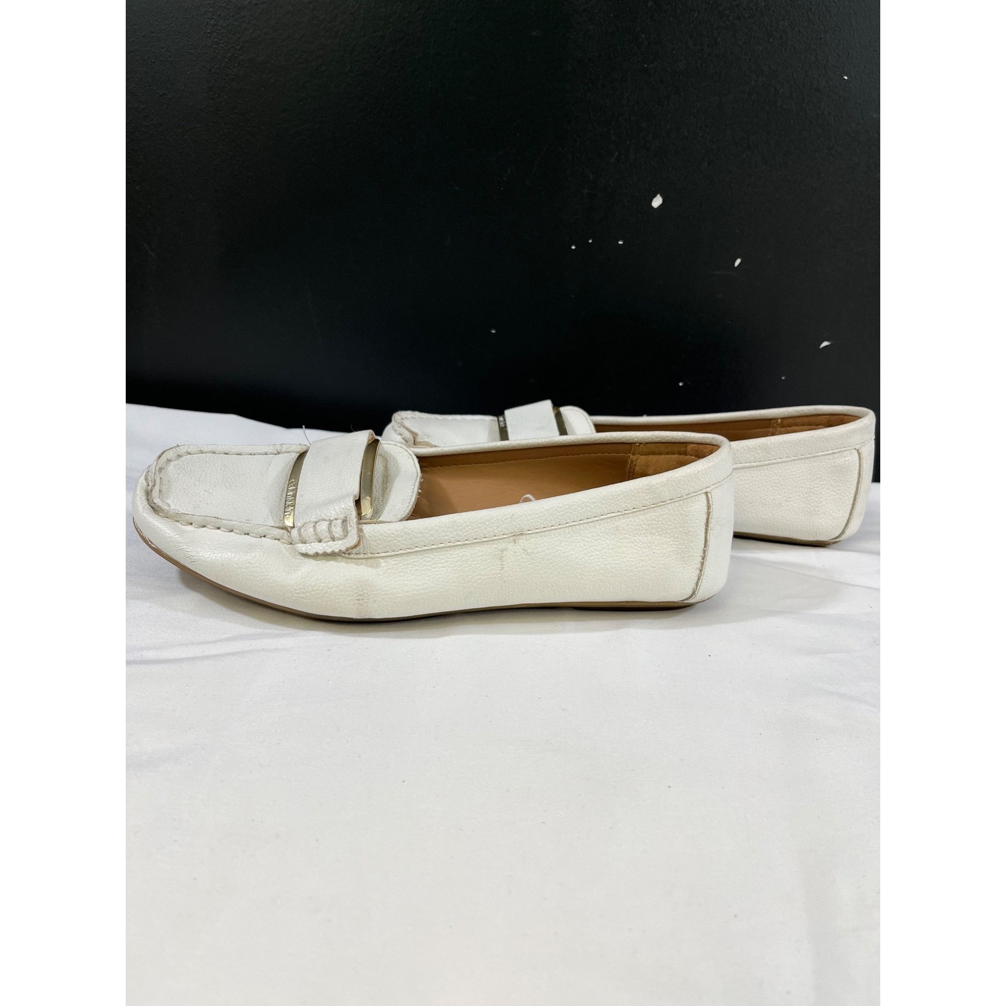 Calvin Klein Calvin Klein Leonie Womens White Loafers Size 9 SKU 6764 Size US 9 / IT 39 - 5 Thumbnail