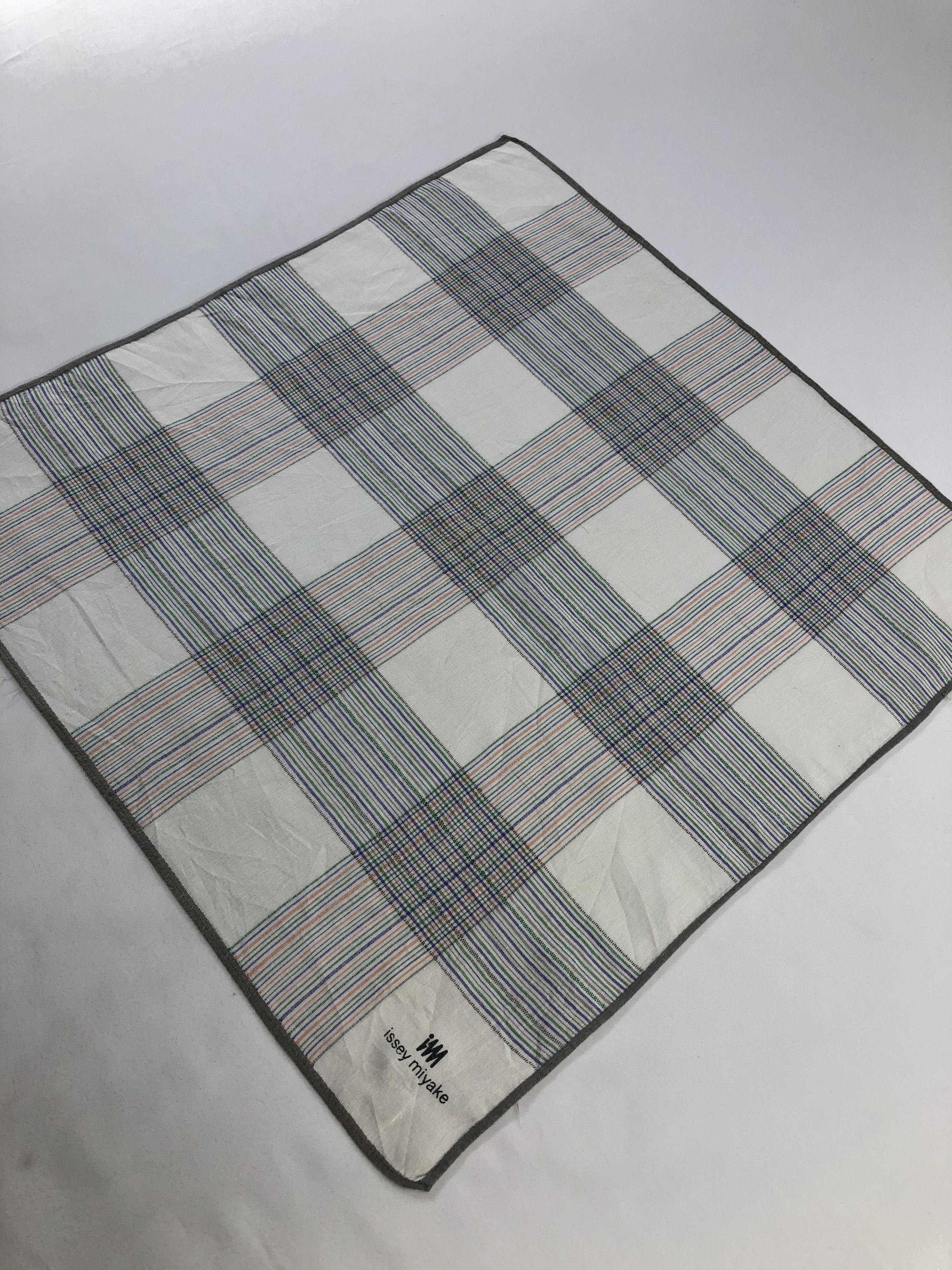 Issey Miyake Issey Miyake Handkerchief / Bandana / Neckerchief Size ONE SIZE - 3 Thumbnail