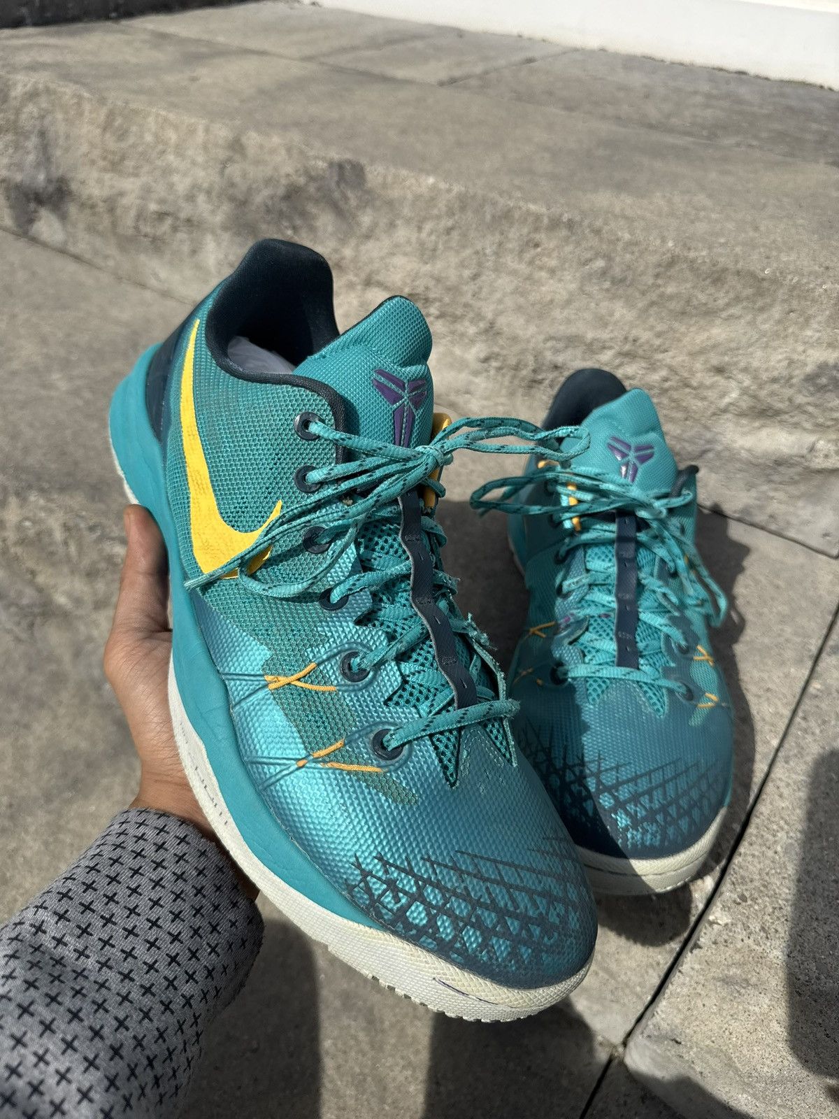 Nike Nike Zoom Kobe Bryant Venomenon 4 2013 Size US 12 / EU 45 - 2 Thumbnail