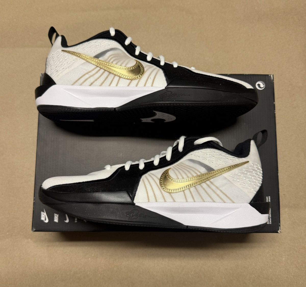 Nike Nike Air Sabrina 2 KC GS Gold Quest size 5y Basketball NEW! Size US 5 / EU 37 - 1 Thumbnail