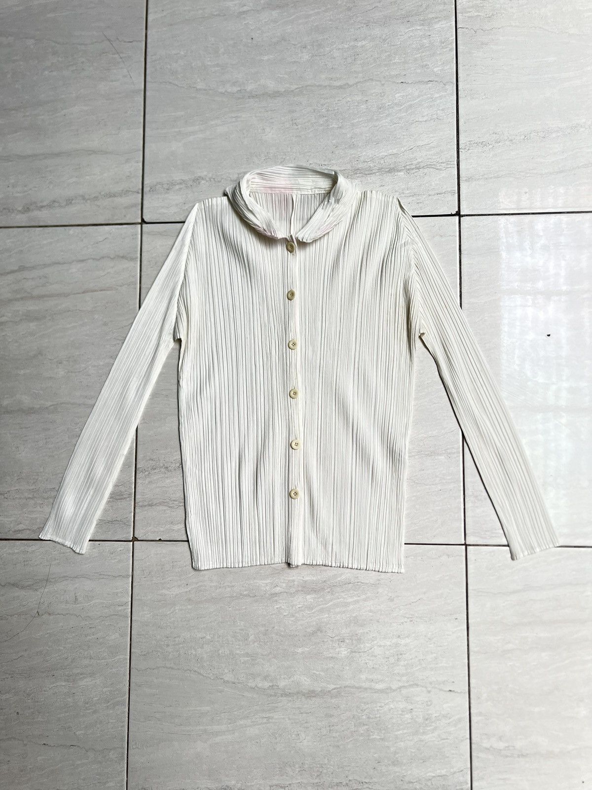 Pleats Please Issey Miyake ISSEY MIYAKE PLEATS PLEASE White Shirt Size US S / EU 44-46 / 1 - 10 Thumbnail