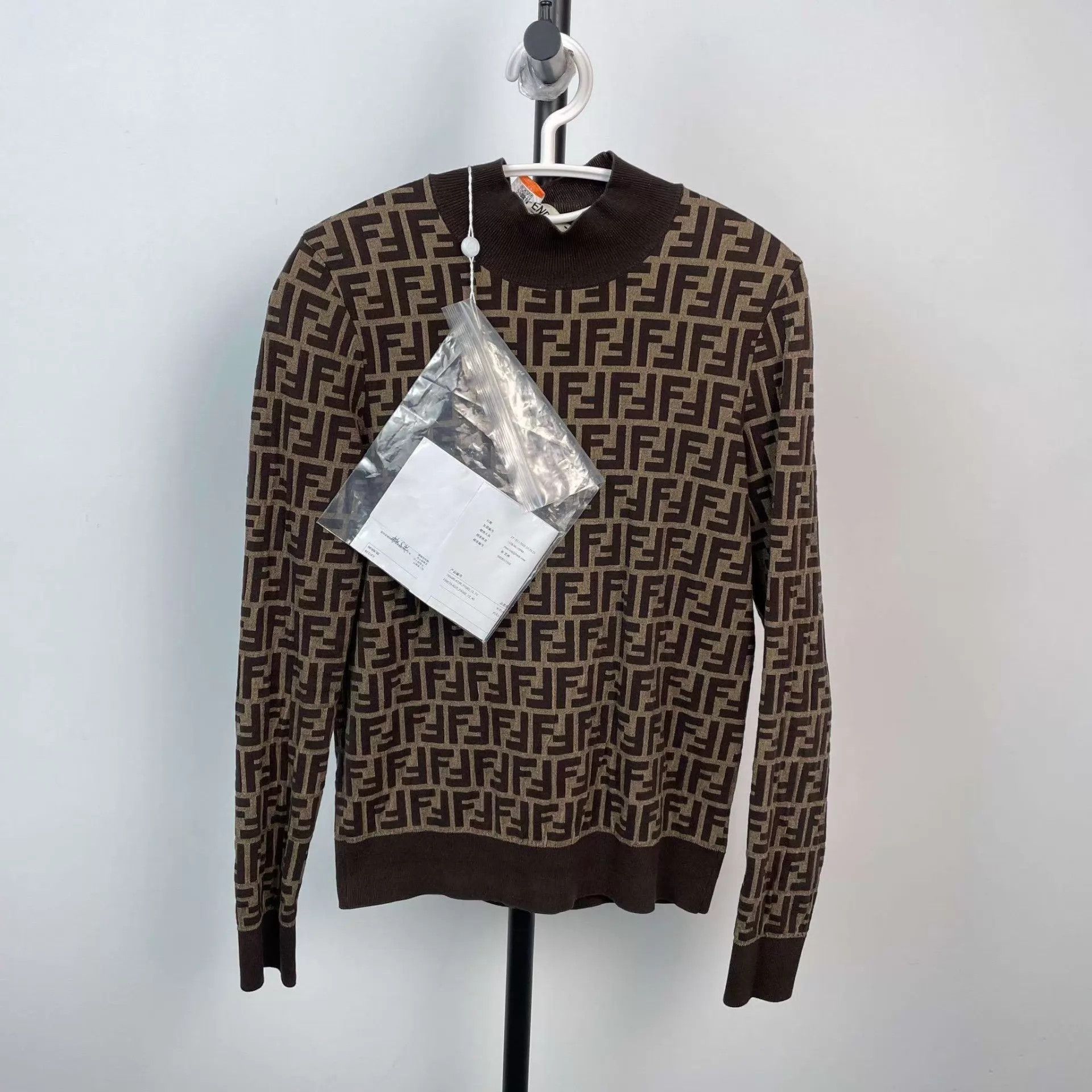 Fendi Fendi FF logo gray knit sweater size 40 Size S / US 4 / IT 40 - 1 Thumbnail