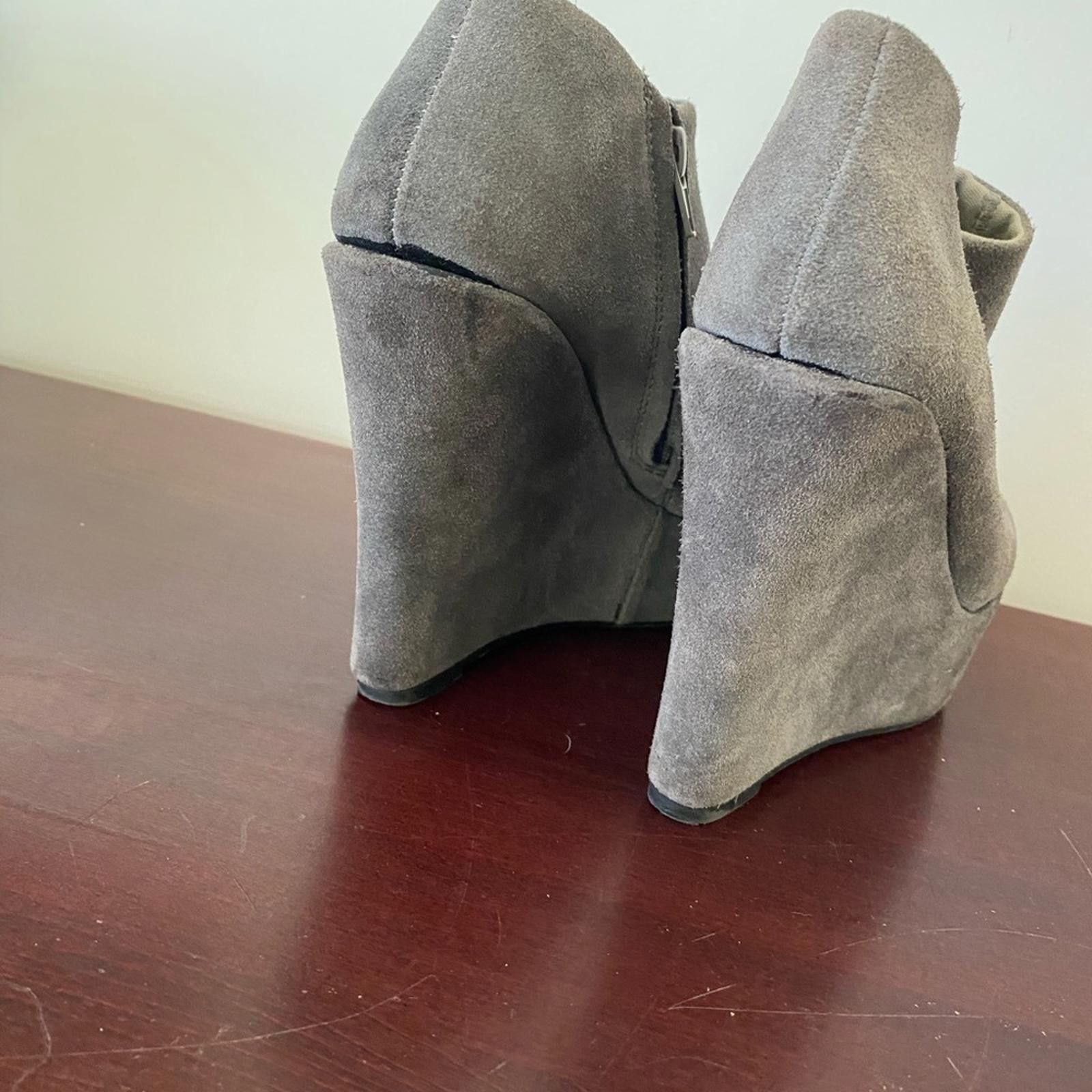 Urban Outfitters Deena & Ozzy Suede Platform Wedge Booties – Gray, Size 6 Size US 6 / IT 36 - 4 Thumbnail