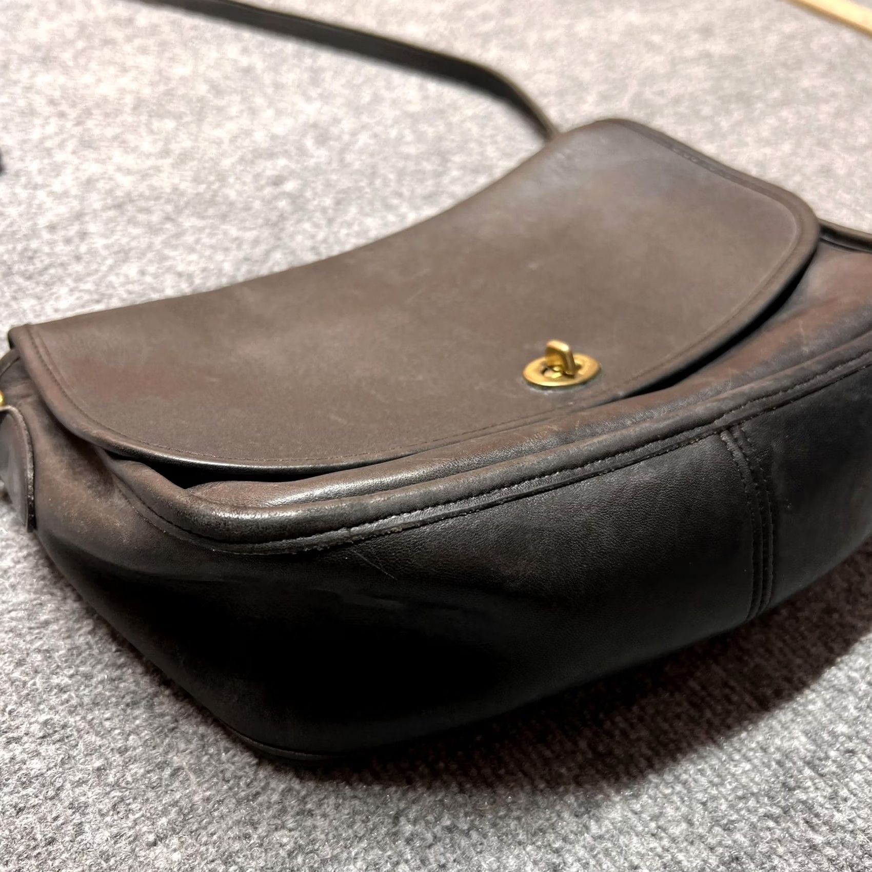 Coach VINTAGE Coach Bag Small Black Leather Crossbody Turnlock Made USA Womens Size ONE SIZE - 3 Thumbnail