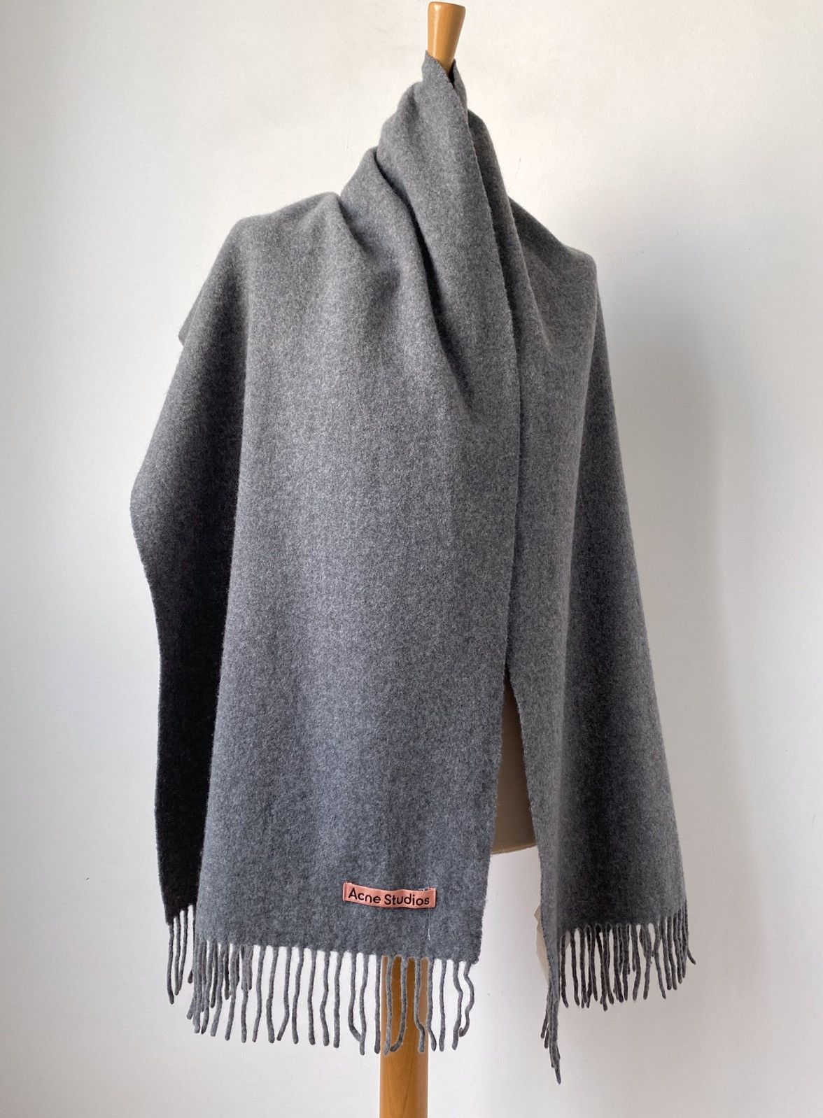 Acne Studios Acne Studios Wool Fringed Grey Scarf Size ONE SIZE - 5 Thumbnail