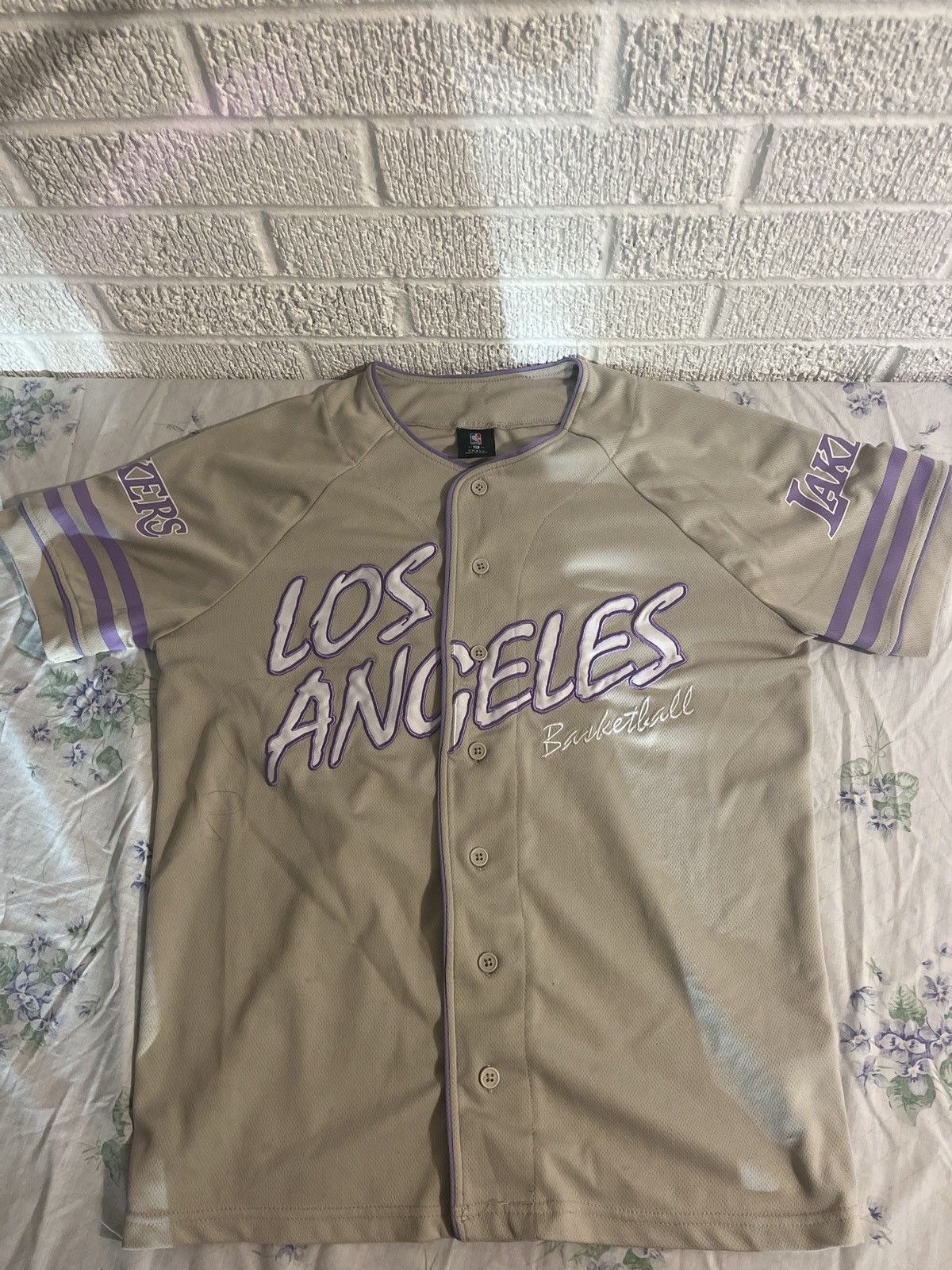 NBA LA Lakers baseball style jersey small Size US S / EU 44-46 / 1 - 1 Thumbnail