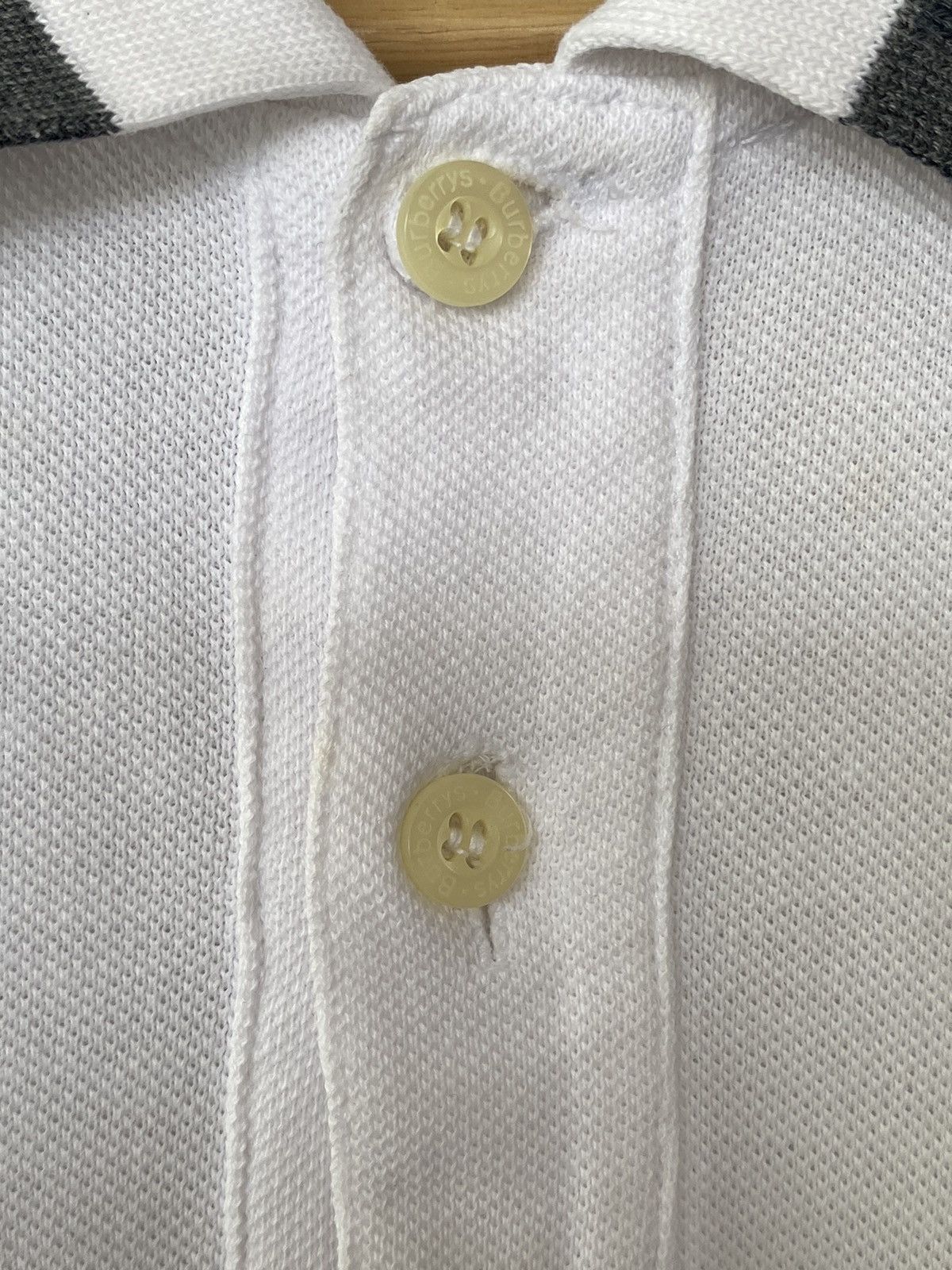 Burberry Vintage Burberry Made In England Polo Shirt Size US S / EU 44-46 / 1 - 8 Thumbnail