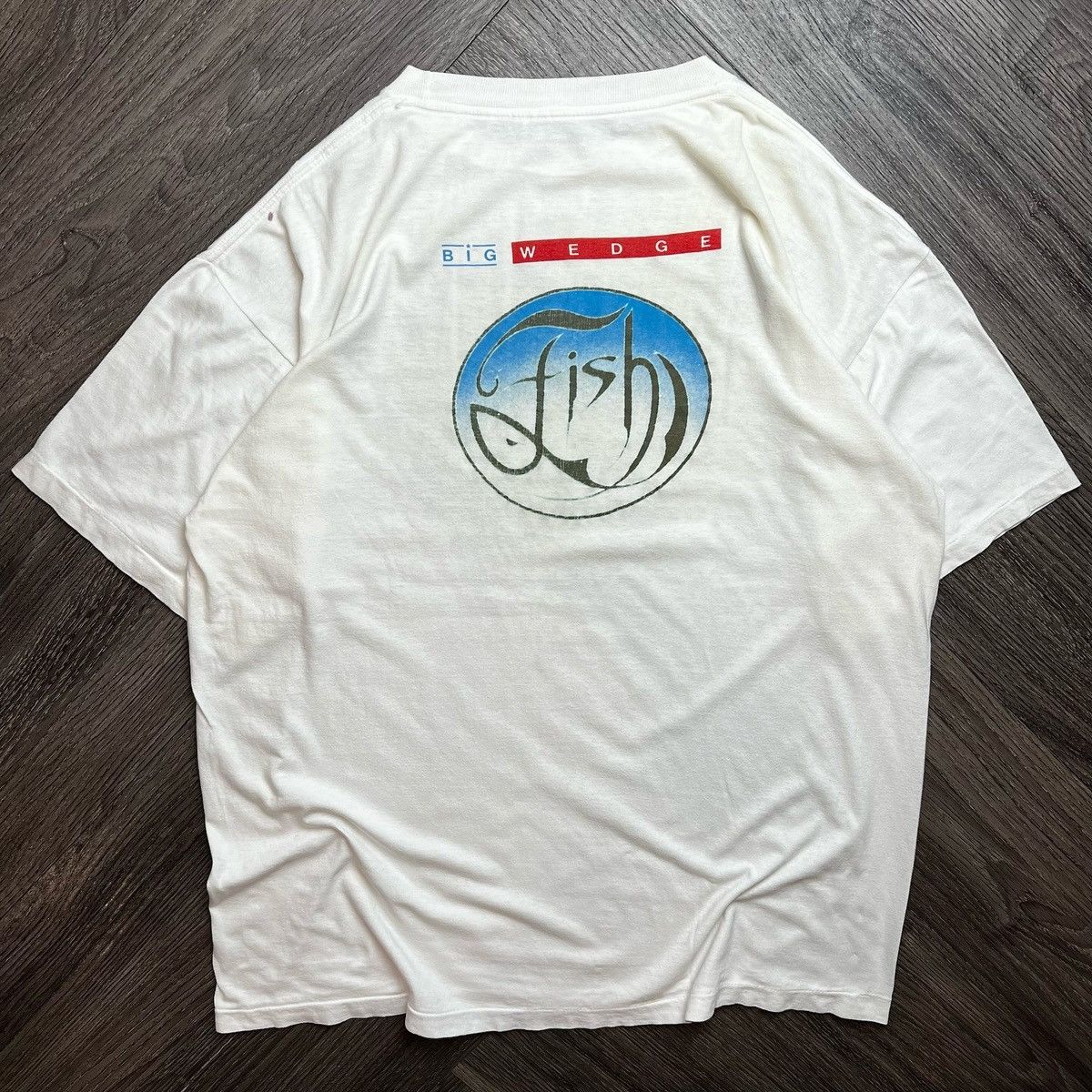 Band Tees × Vintage Vintage 90s Fish Band T-Shirt Size US XL / EU 56 / 4 - 2 Thumbnail