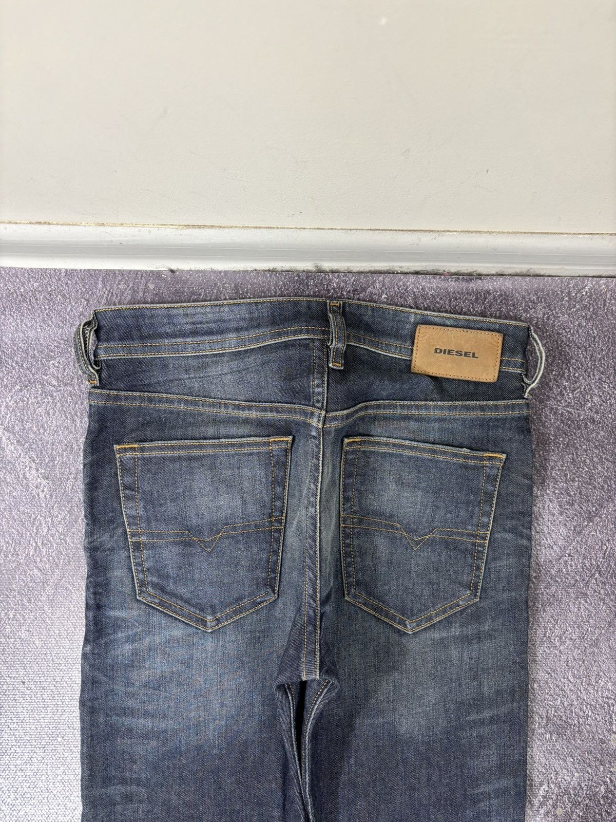 Diesel Diesel Buster NWT Men’s Regular Slim Tapered Denim Jeans Size US 27 - 17 Thumbnail