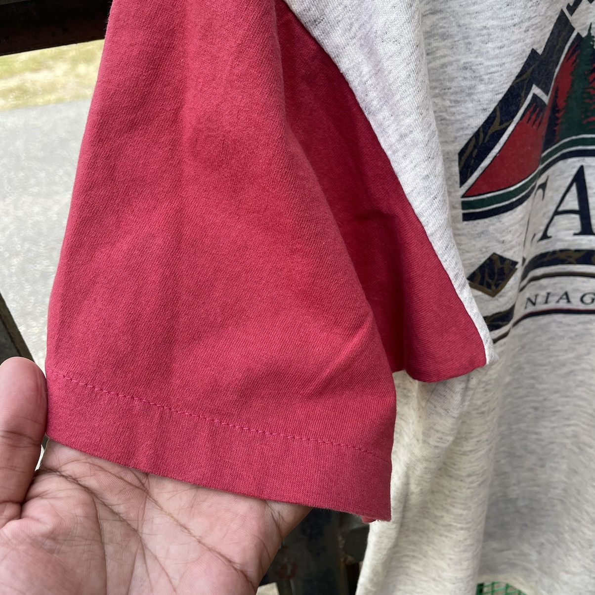 Vintage 🔥Vintage 90s Canada Niagara Falls Big Image Tricolour Tee Size US L / EU 52-54 / 3 - 5 Thumbnail