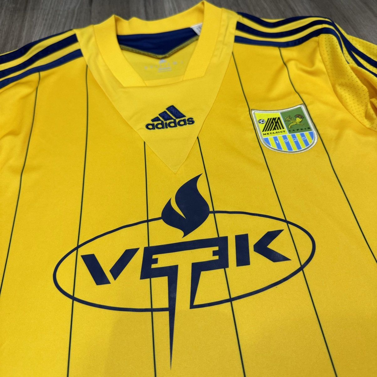 Adidas FC Metalist Kharkiv 13/14 home shirt Size US M / EU 48-50 / 2 - 3 Thumbnail