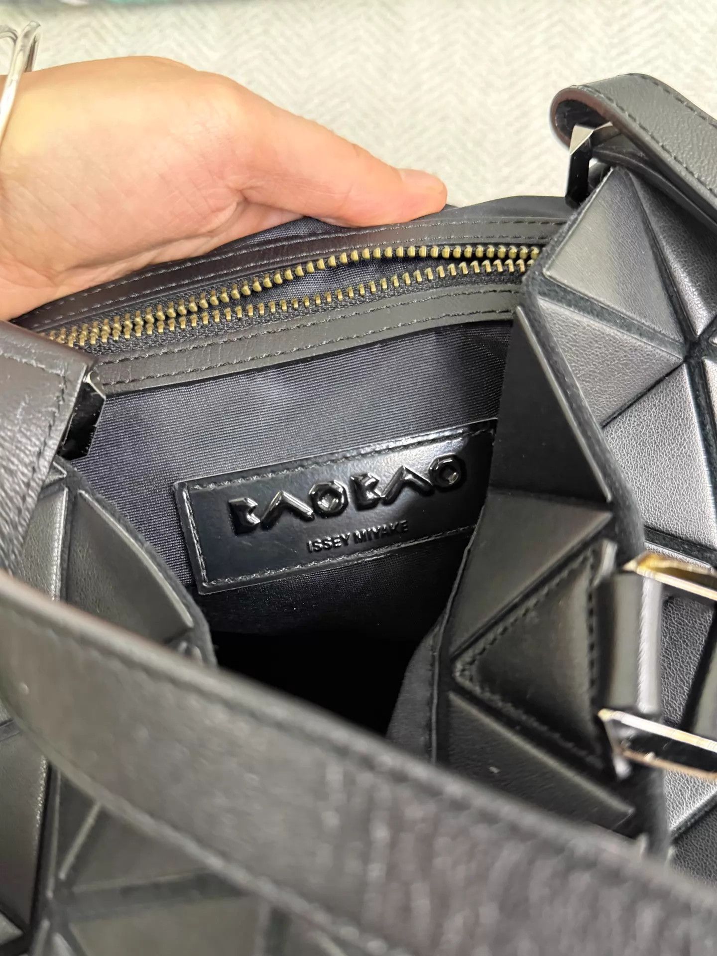 Issey Miyake Issey Miyake Black Matte Geo Quilted Crossbody/Tote bags Size ONE SIZE - 6 Thumbnail
