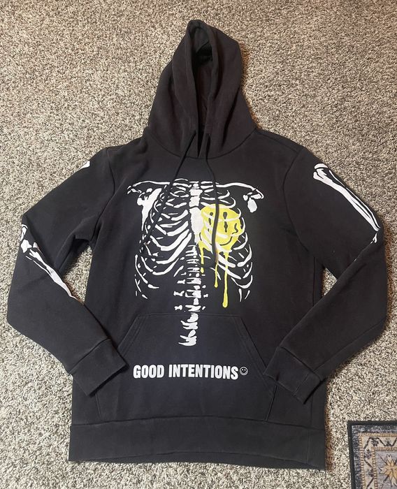 Xo store hoodie nav