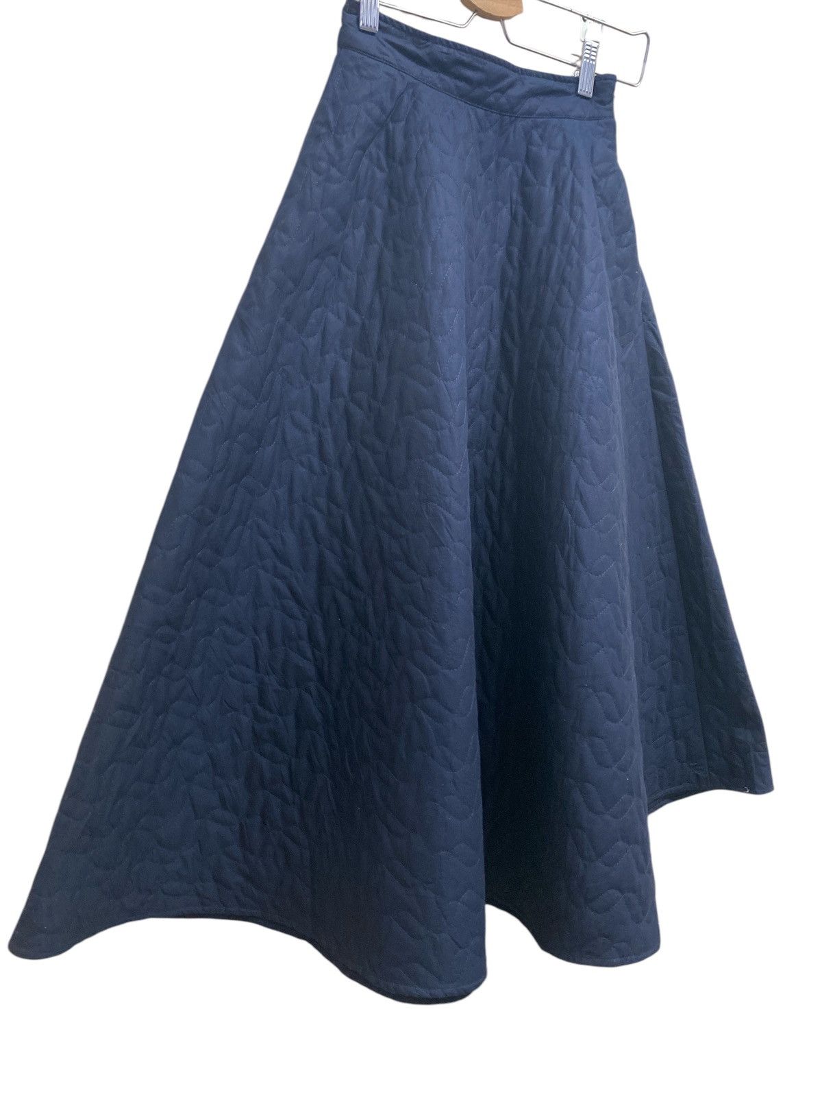 JW Anderson × Uniqlo J.W Anderson x Uniqlo Quilted Skirt Navy Blue Size 23" - 2 Thumbnail