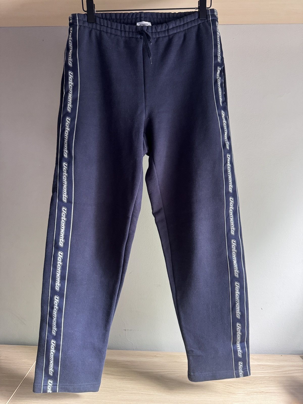 Vetements Cotton-Blend Logo Sweatpants Size 28" / US 6 / IT 42 - 1 Thumbnail