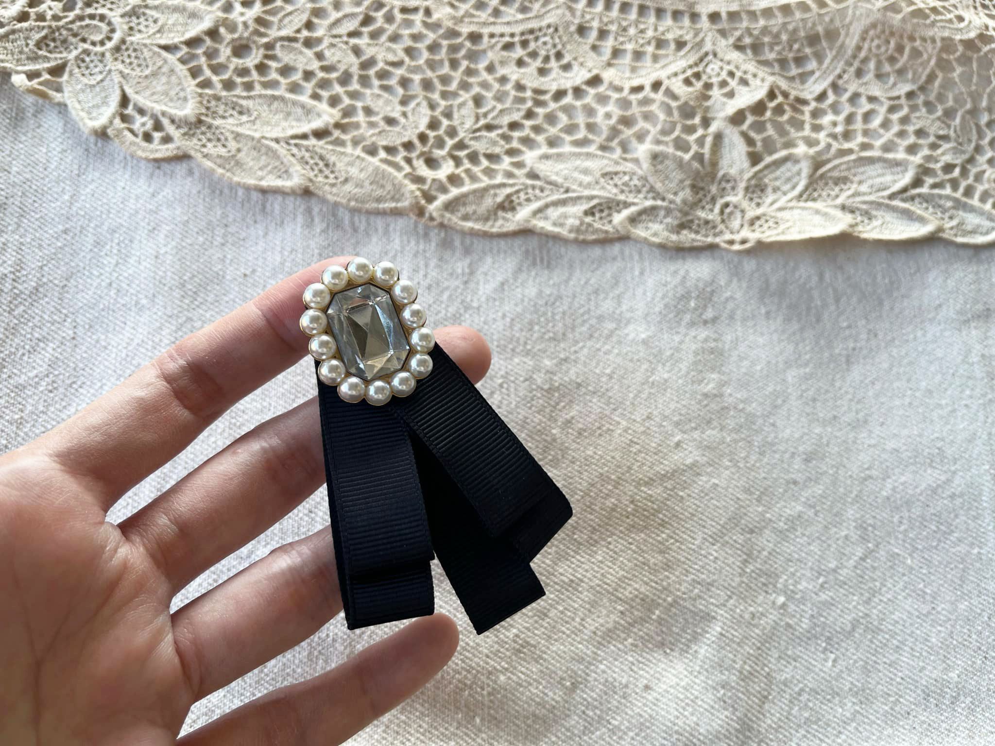 Vintage GOTHIC LOLITA Style Japanese Vintage Brooch, steampunk pin Size ONE SIZE - 3 Thumbnail