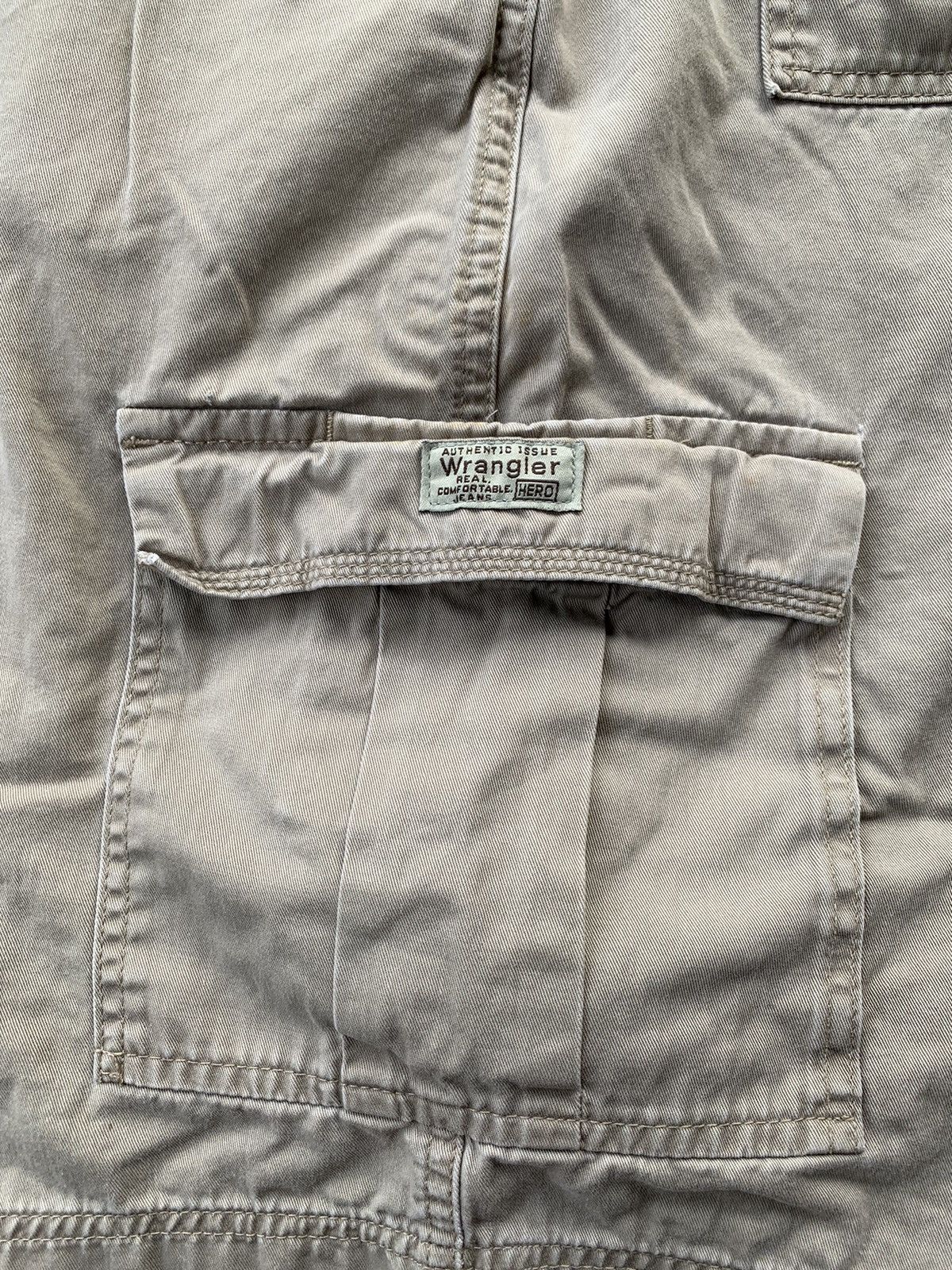 Wrangler 🔥 Big Size Wrangler Multipocket Cargo Short Pants Workwear Size US 44 / EU 60 - 4 Thumbnail