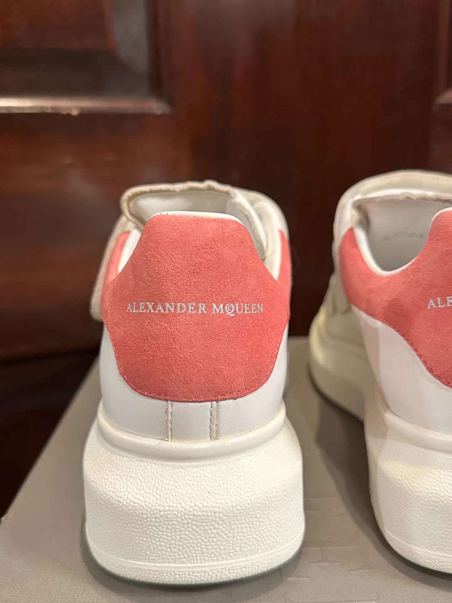 Alexander McQueen Alexander McQueen white sneakers with pink Ｑ25 Size US 6.5 / IT 36.5 - 5 Thumbnail
