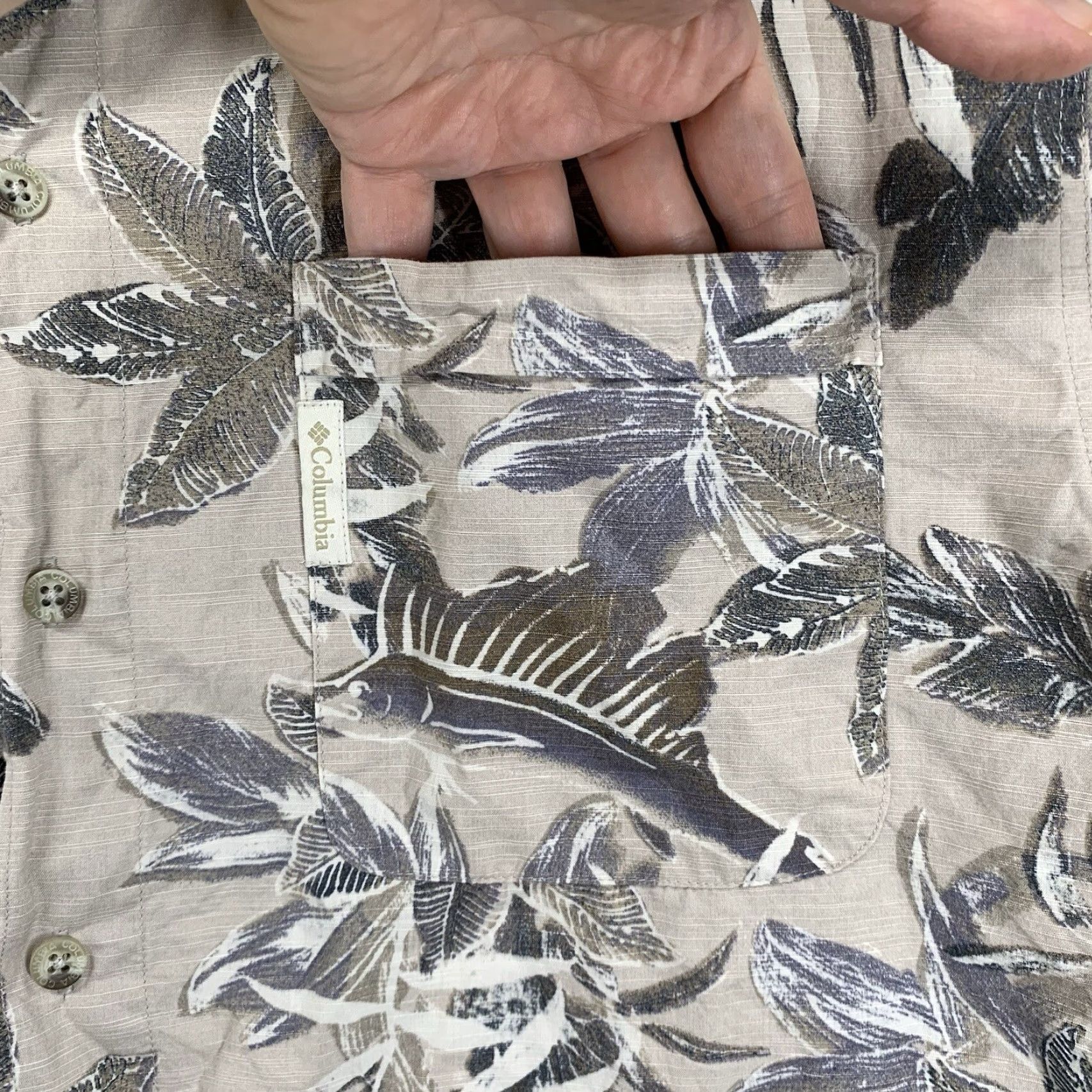 Vintage Columbia Hawaiian Shirt Men L Beige Short Sleeve Button-Up Floral Hidden Sailfish Embroidered 50 in Chest Size US L / EU 52-54 / 3 - 2 Thumbnail