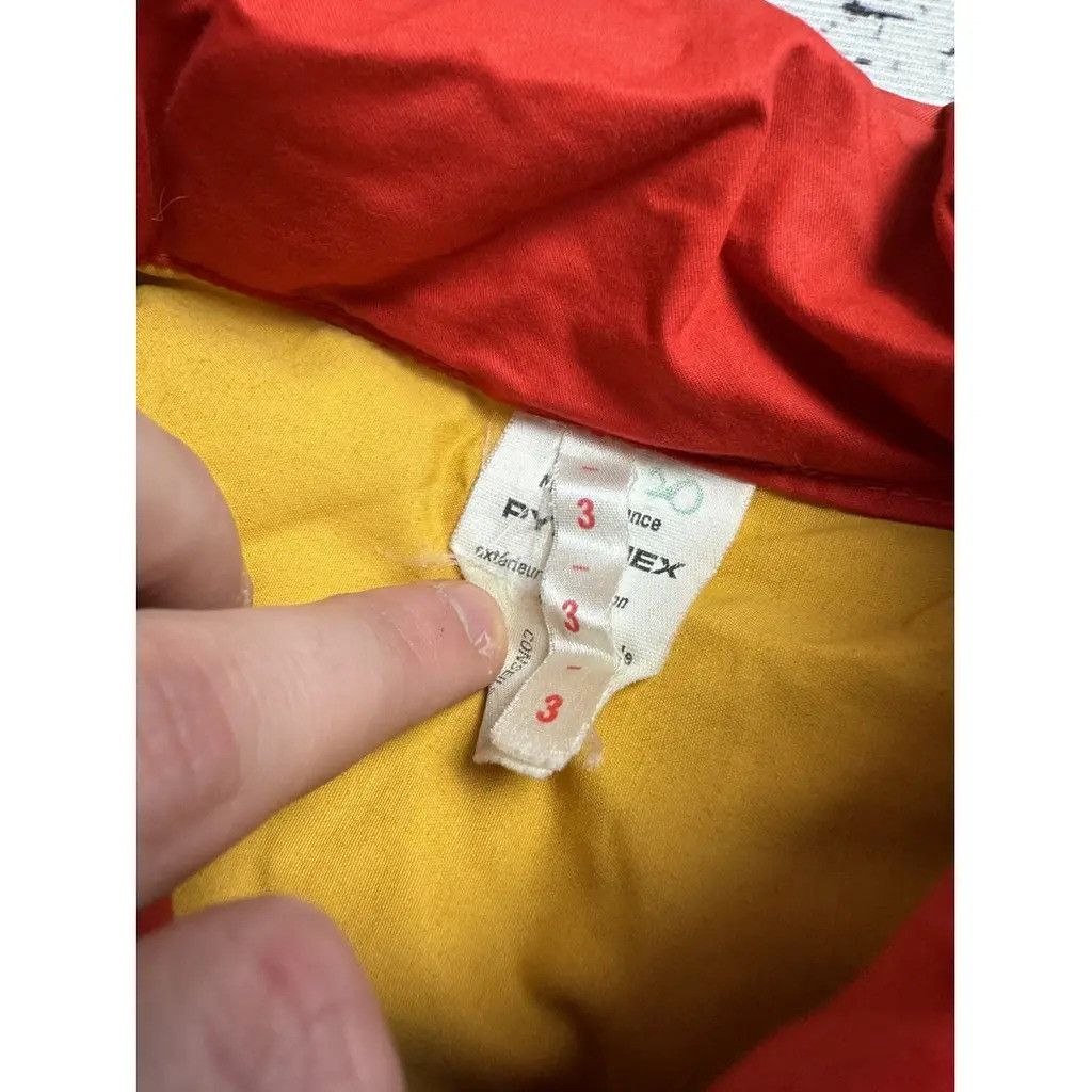Pyrenex Pyrenex Puffer Vest Red Size fit M Size US M / EU 48-50 / 2 - 4 Thumbnail