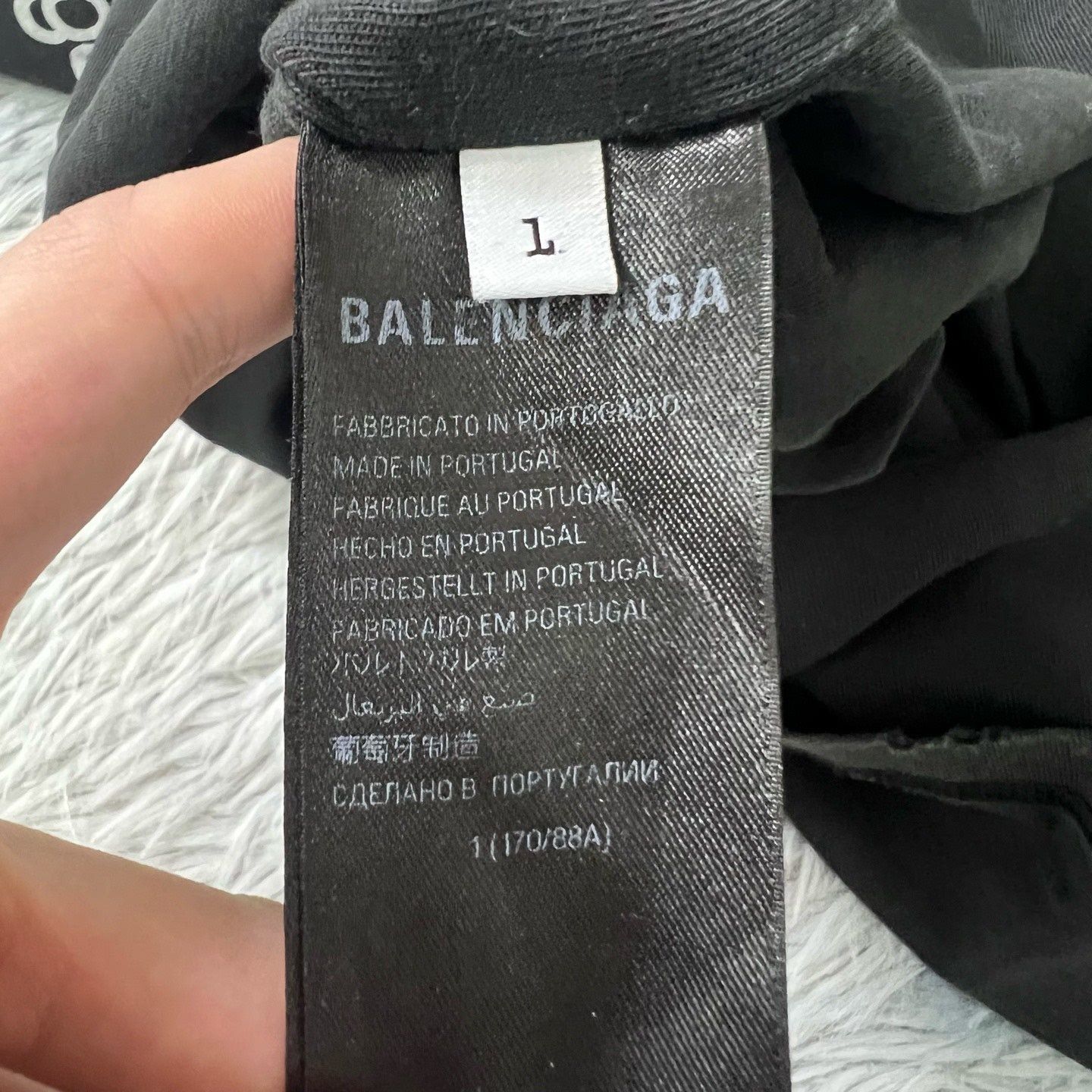 Balenciaga Balenciaga Distressed Short Sleeve Size US S / EU 44-46 / 1 - 4 Thumbnail