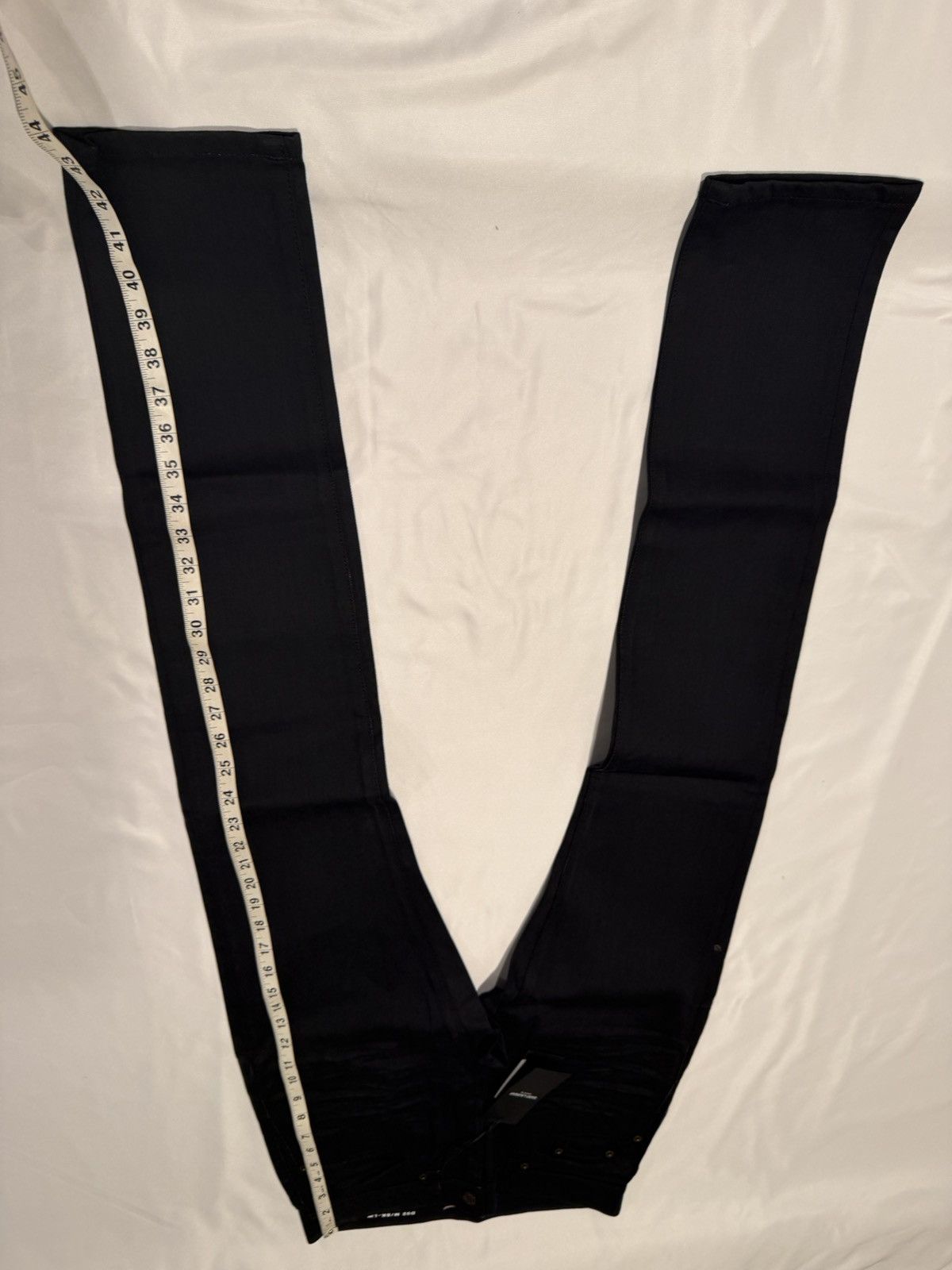 Saint Laurent Paris Saint laurent mens slim fit jeans. 28 $790 Size US 28 / EU 44 - 3 Thumbnail