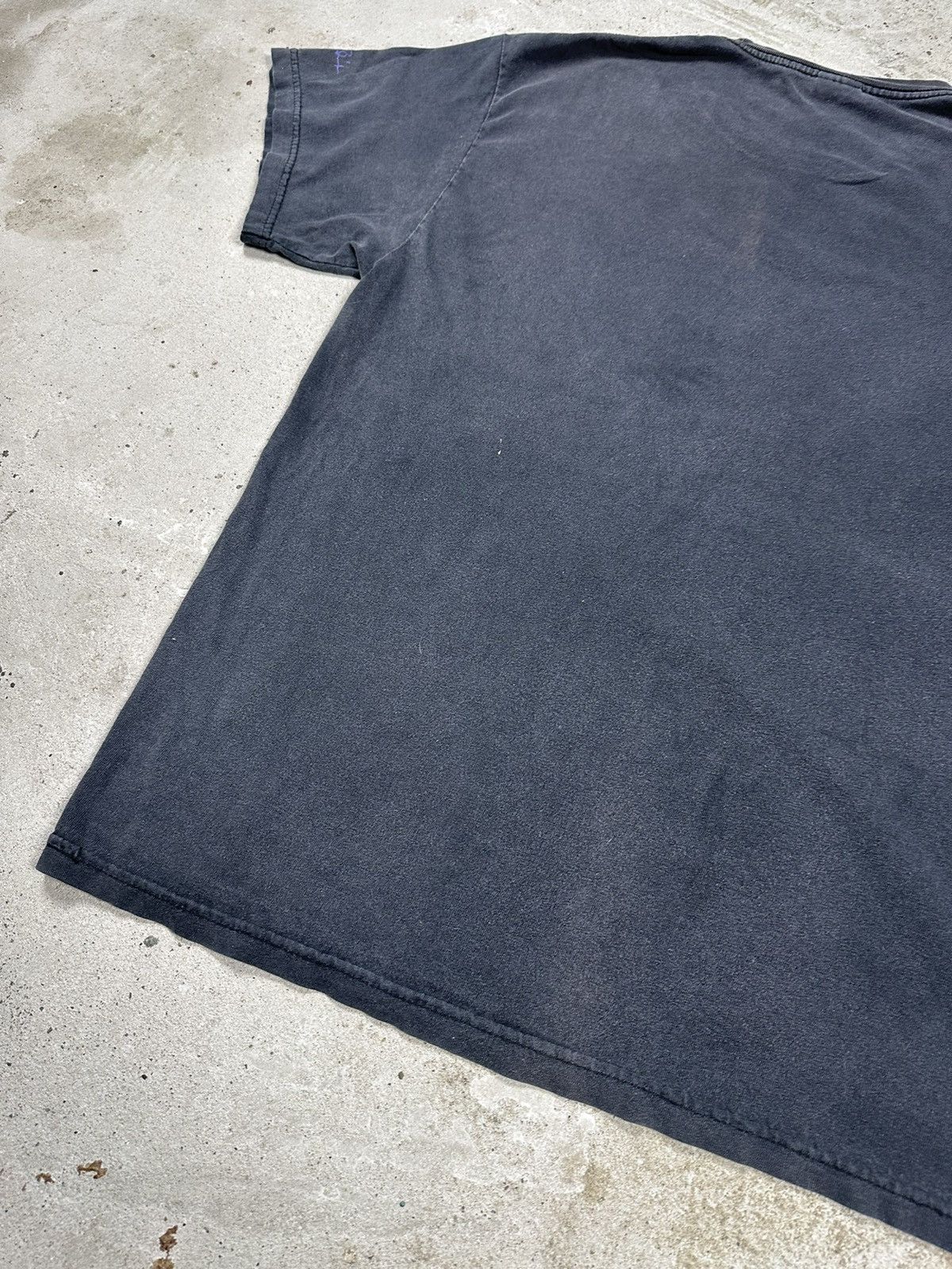 Band Tees × Jimi Hendrix × Vintage Vintage Jimi Hendrix Purple Haze Trashed Black Tee Washed Size US L / EU 52-54 / 3 - 10 Thumbnail