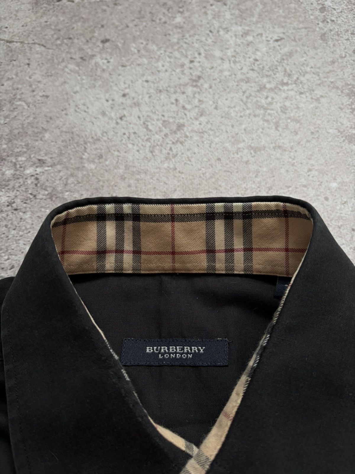 Burberry Burberry Classic Black Shirt Size US L / EU 52-54 / 3 - 5 Thumbnail