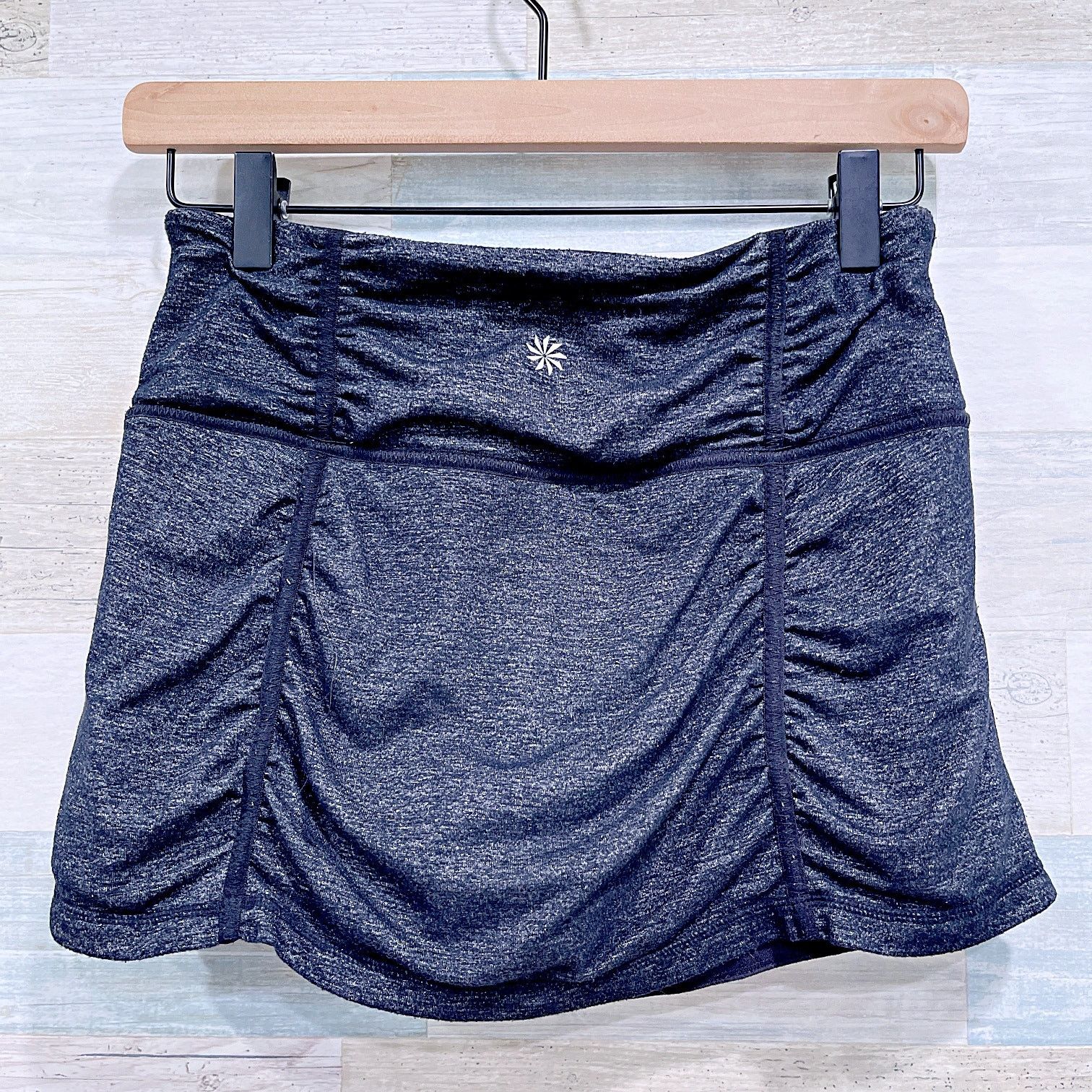 Athleta Athleta Hatha Yoga Skort Black Ruched Skirt Built in Shorts Size 25" / US 0 / IT 36 - 4 Thumbnail