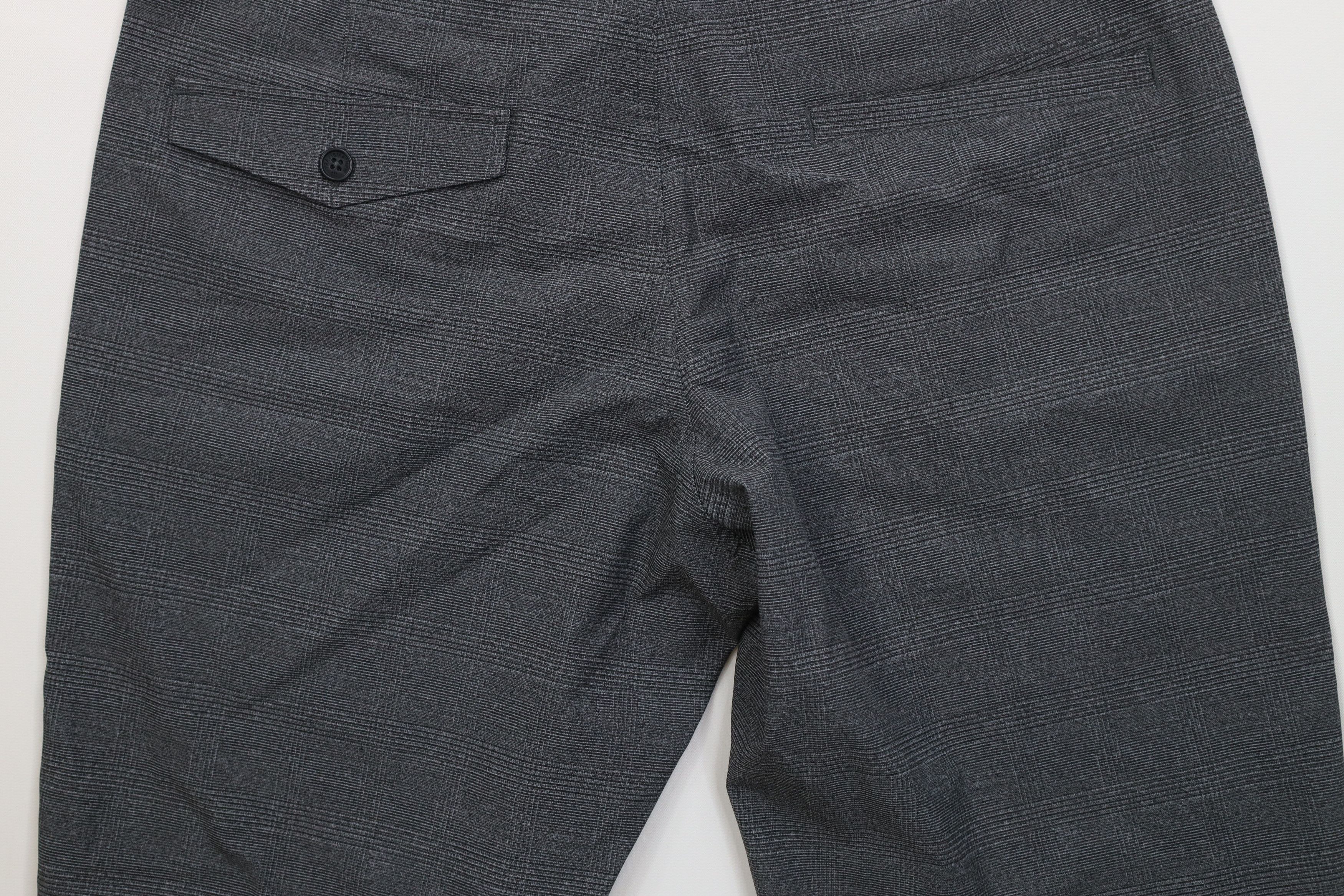 TravisMathew Travis Mathew Striped Plaid Golfing Golf Chino Shorts Gray Size US 30 / EU 46 - 9 Thumbnail