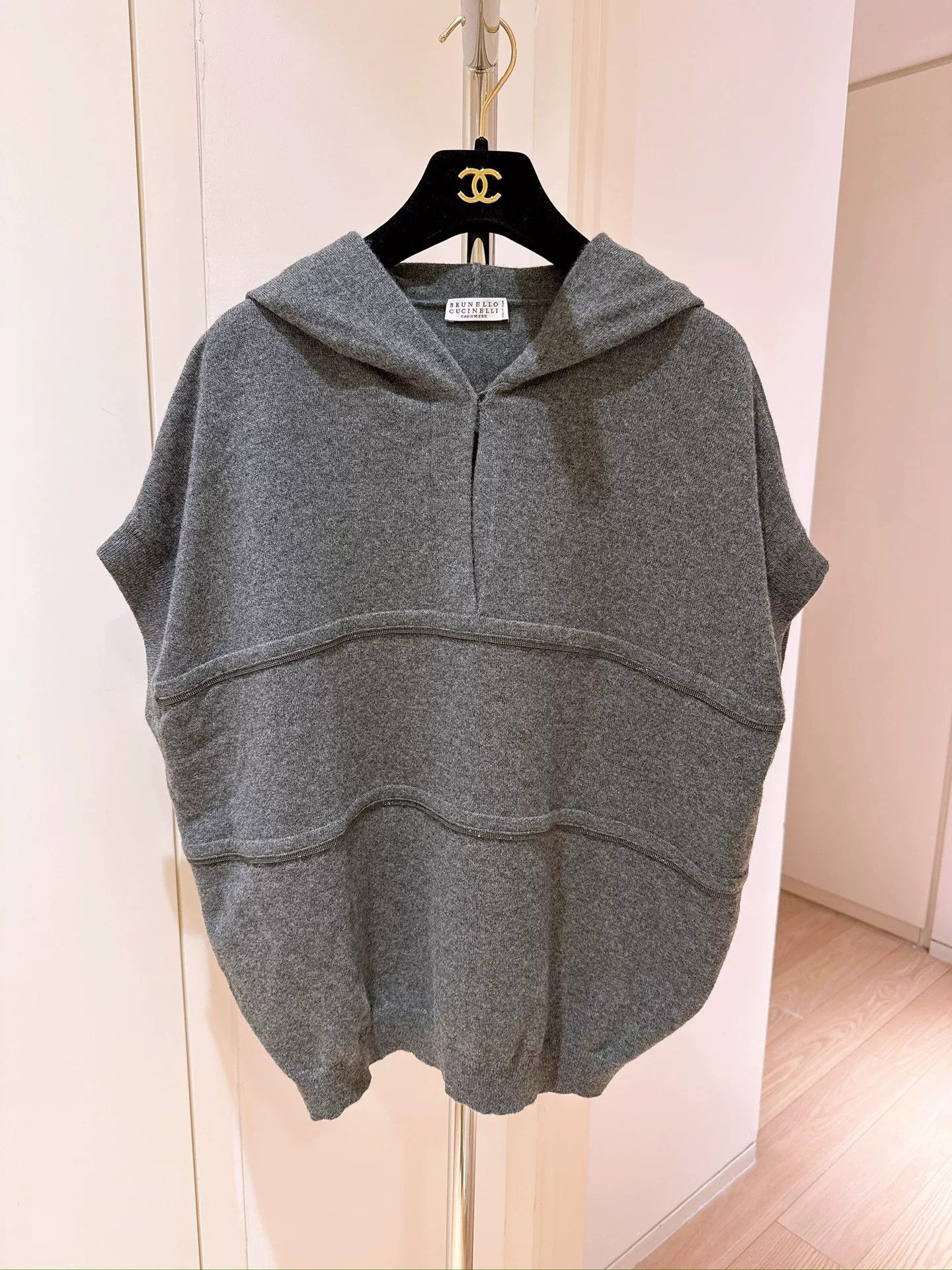 Brunello Cucinelli Brunello Cucinelli Beaded Cashmere Hoodie Size US S / EU 44-46 / 1 - 1 Thumbnail