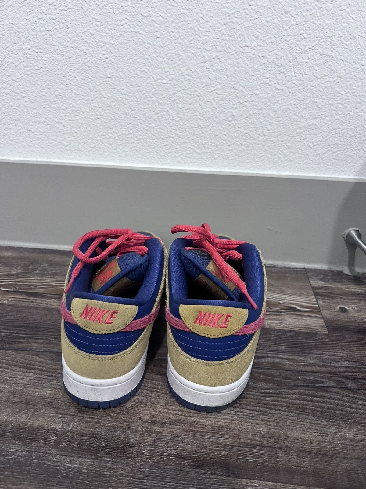 Nike Nike SB Dunk Low Size US 8 / EU 41 - 4 Thumbnail