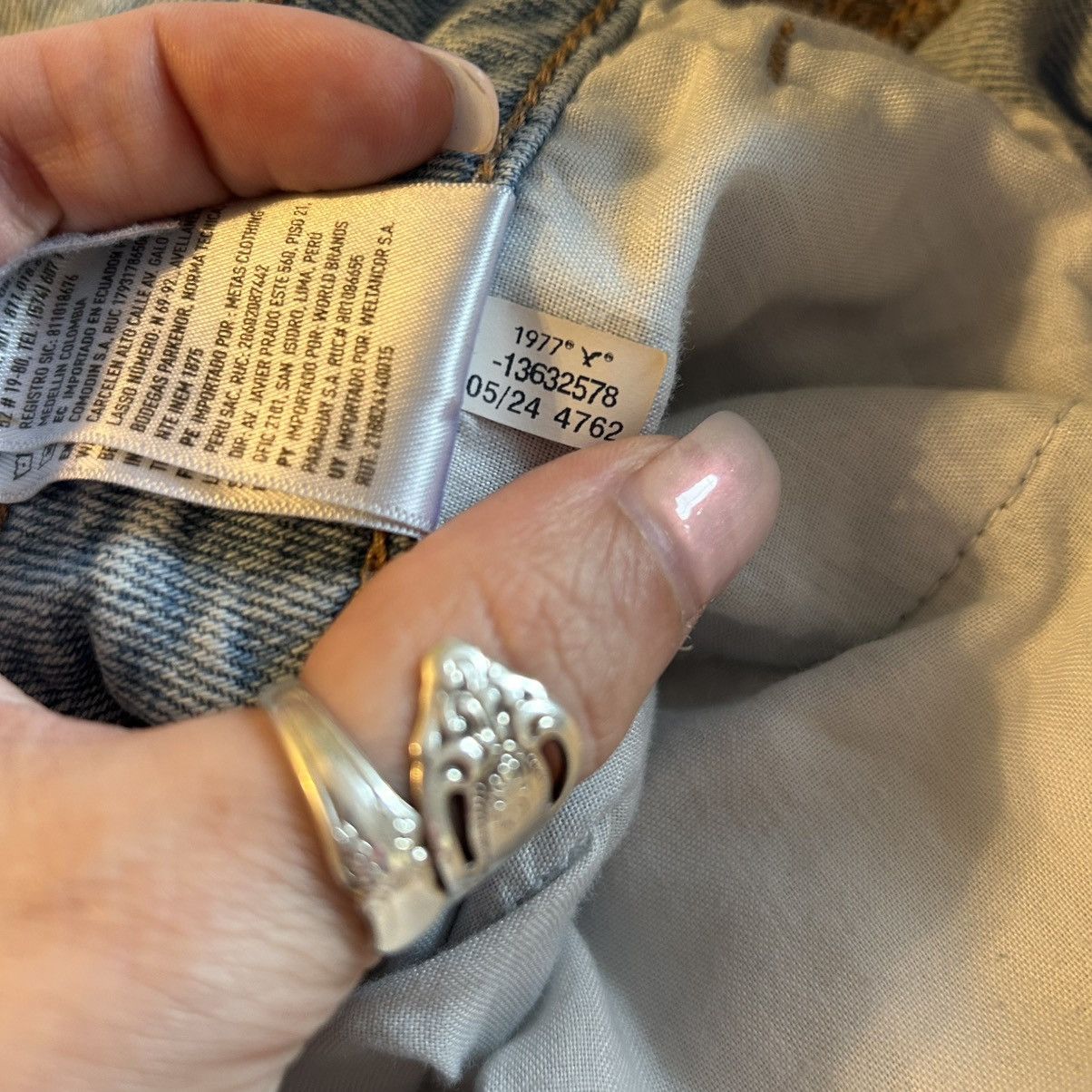 American Eagle Outfitters American Eagle Strigid light wash high rise distressed 14 Size 36" / US 14 / IT 50 - 6 Thumbnail