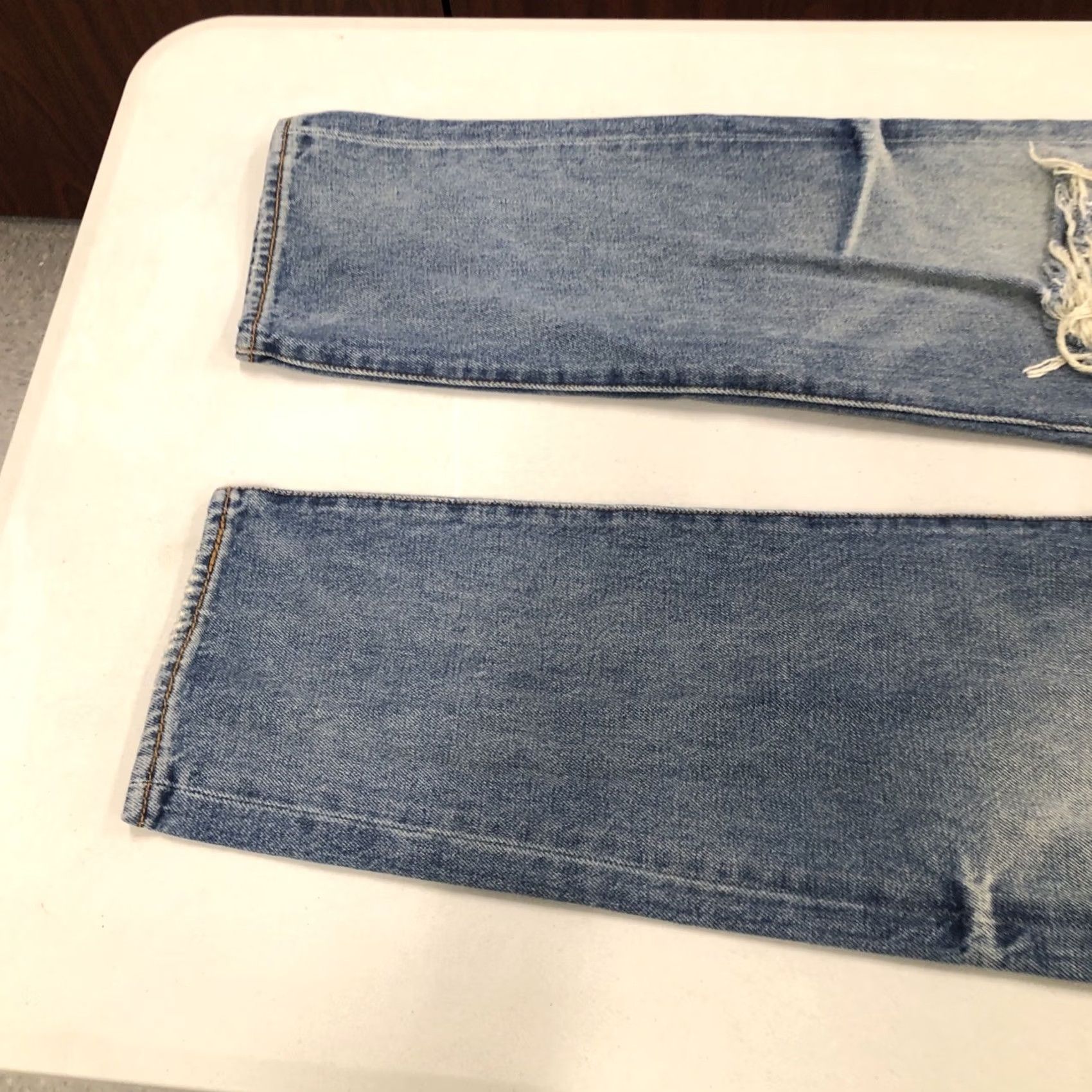 Levi's Levi's 501 Jeans Men's Size 32x29 Straight Leg Button Fly Distressed Light Denim Blue 5-Pocket Casual Pants Regular Slim fit Mens Size US 32 / EU 48 - 6 Thumbnail