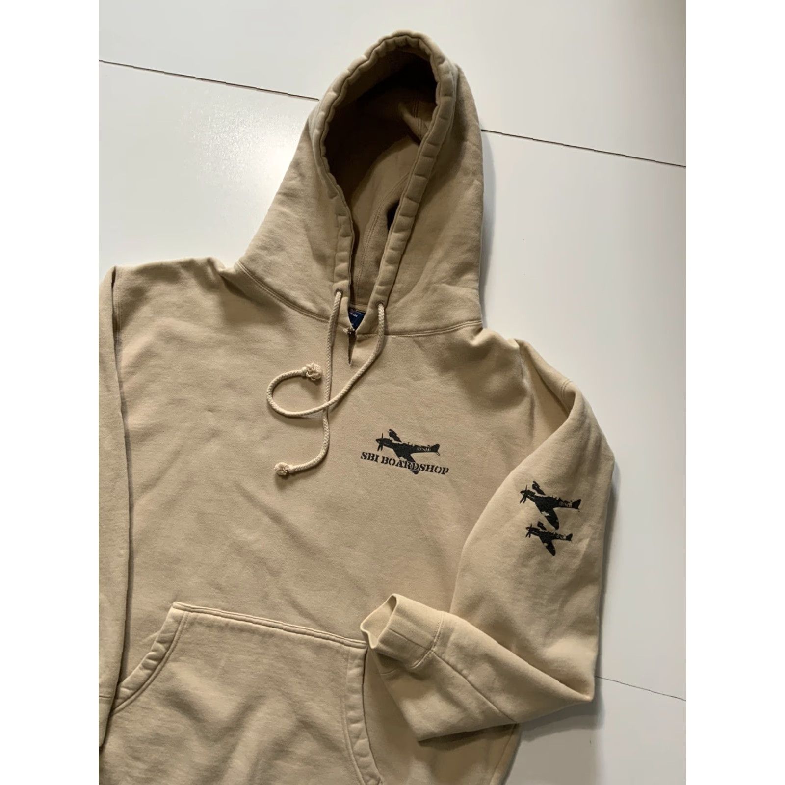 Vintage VINTAGE SBI Boardshop Planes Skateboarding Oatmeal Pullover Hoodie Sz. L Mens Beige 54in Chest 30in Length Size US L / EU 52-54 / 3 - 3 Thumbnail
