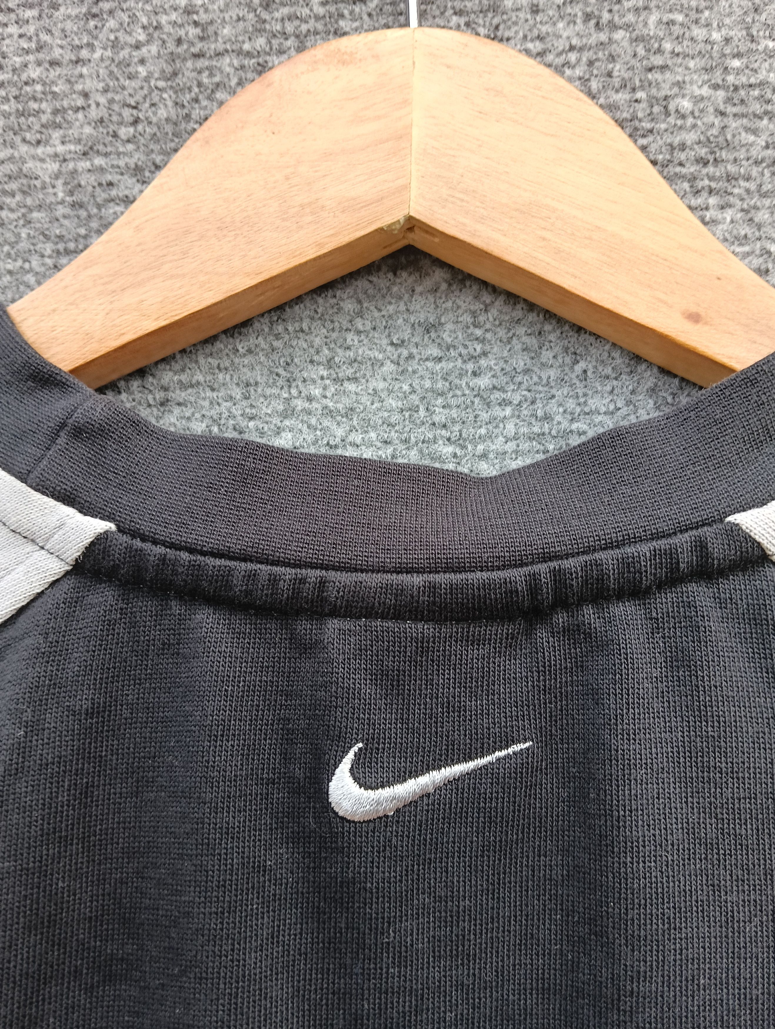 Nike 90s Nike Swoosh Vintage Y2K Retro Tee T-Shirt Size US XL / EU 56 / 4 - 7 Thumbnail